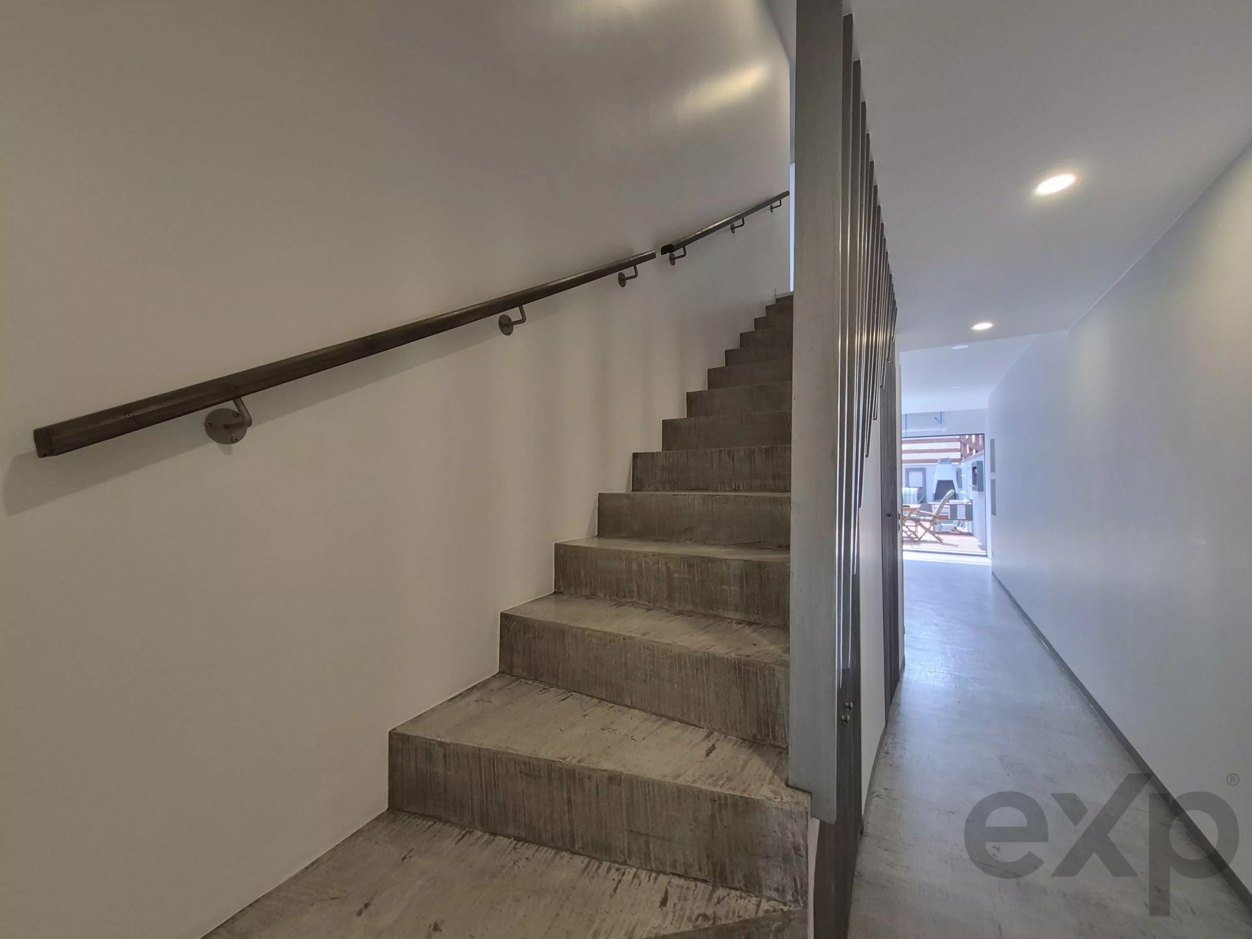 New house, 2 bedrooms, large patio, Alvor center