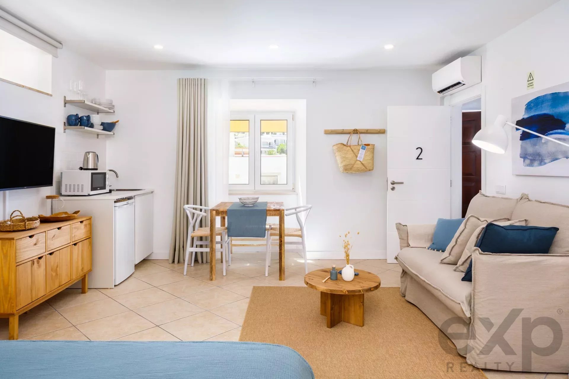 Operating Investment – 4 Beachside Studio Apartments in Central Carvoeiro