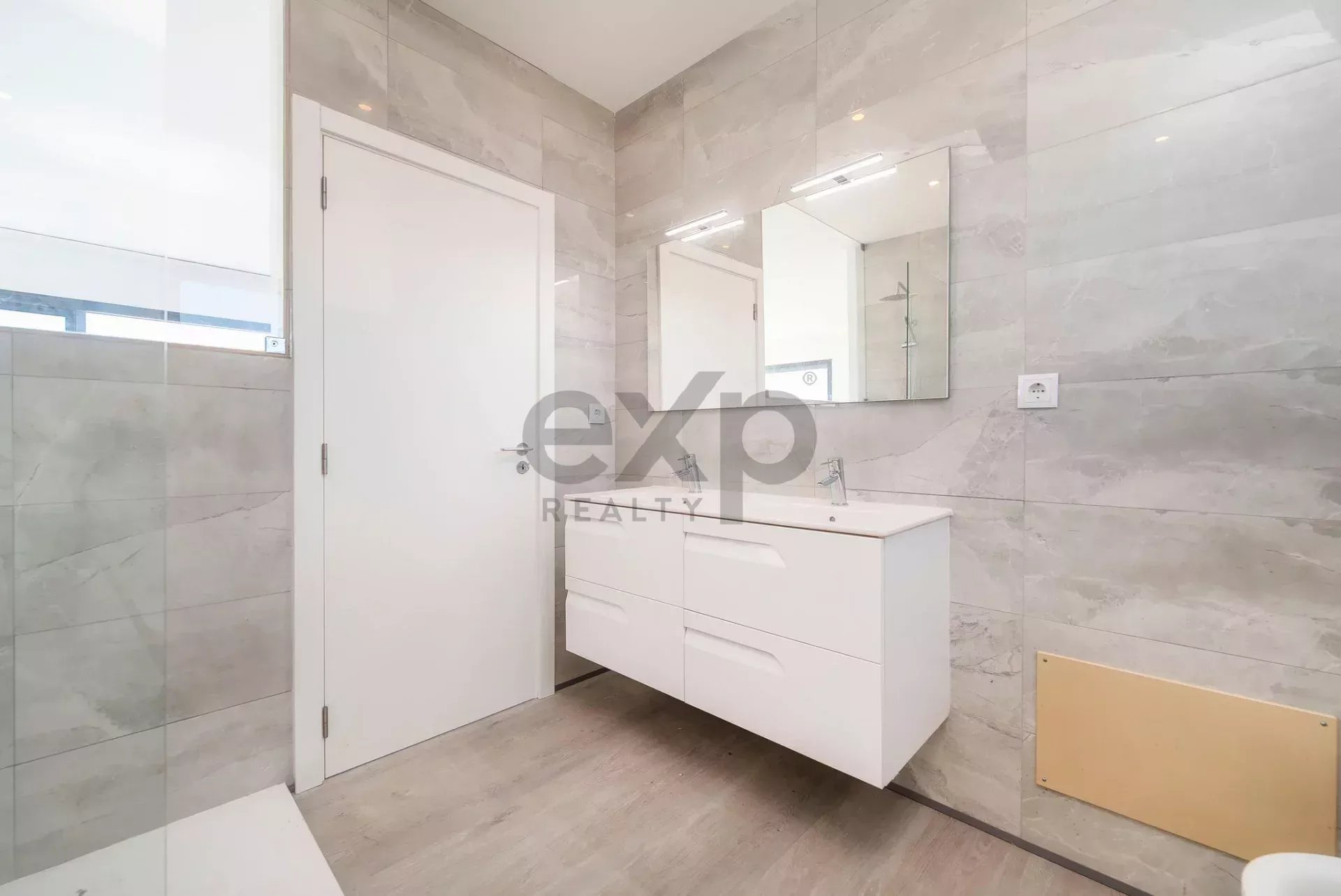 Contemporary Newly Built T6 Villa by Tavira Waterfront