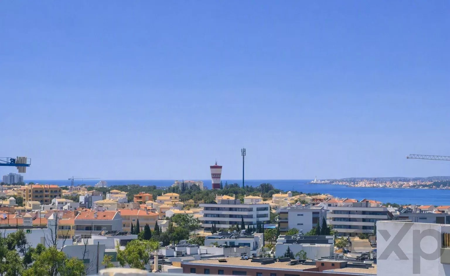 Penthouse exclusif de 3 chambres avec terrasse privée de 119 m², vue mer Portimão et Alvor, et vues panoramiques