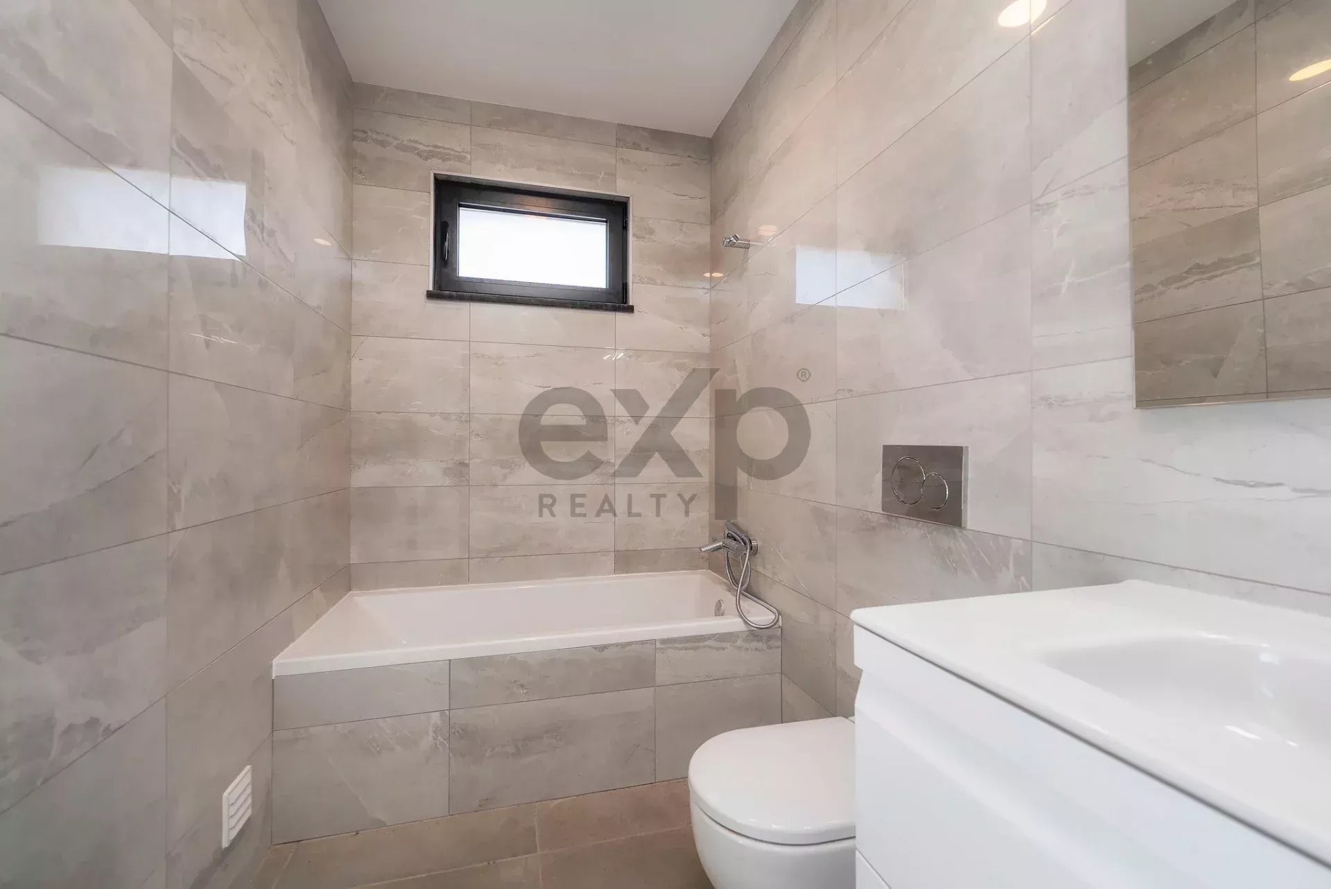 Contemporary Newly Built T6 Villa by Tavira Waterfront