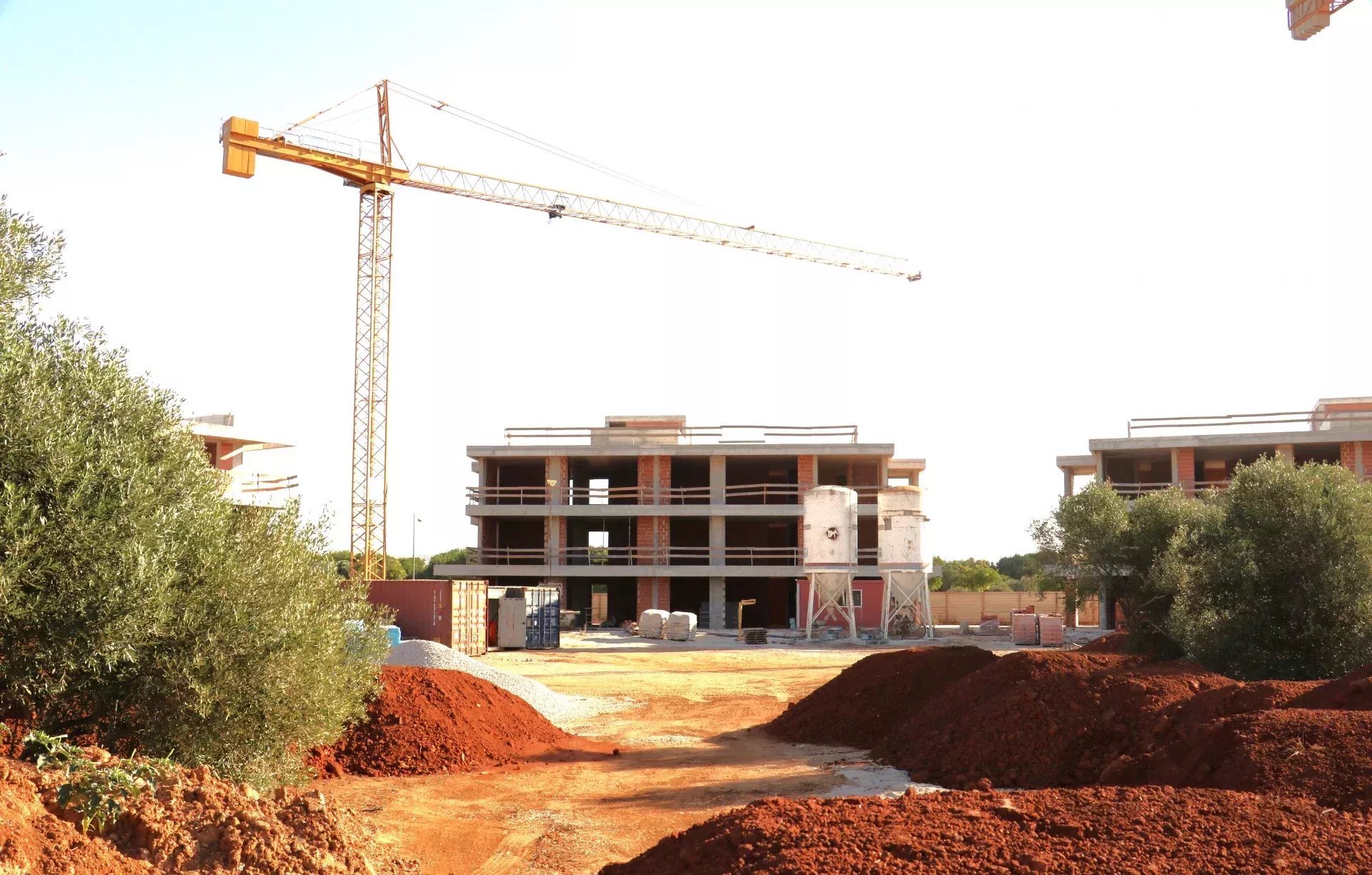 3 bedroom apartment in luxury condominium