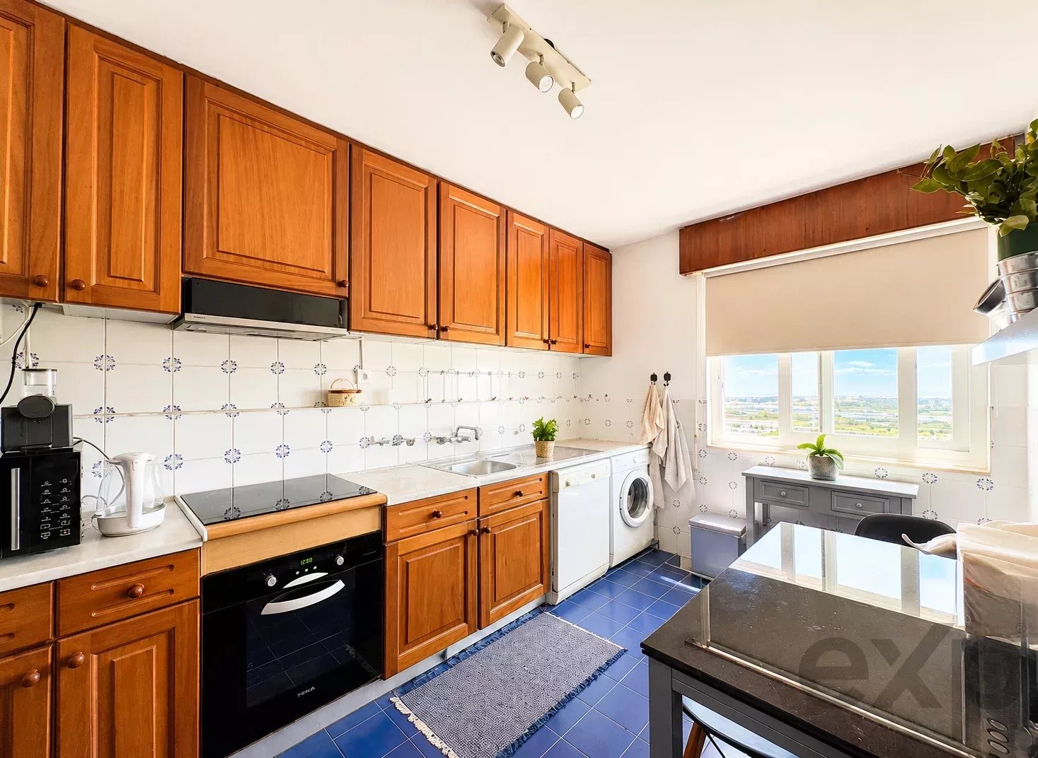 Elegant 3-Bedroom Apartment with Stunning Views over the Ria Formosa