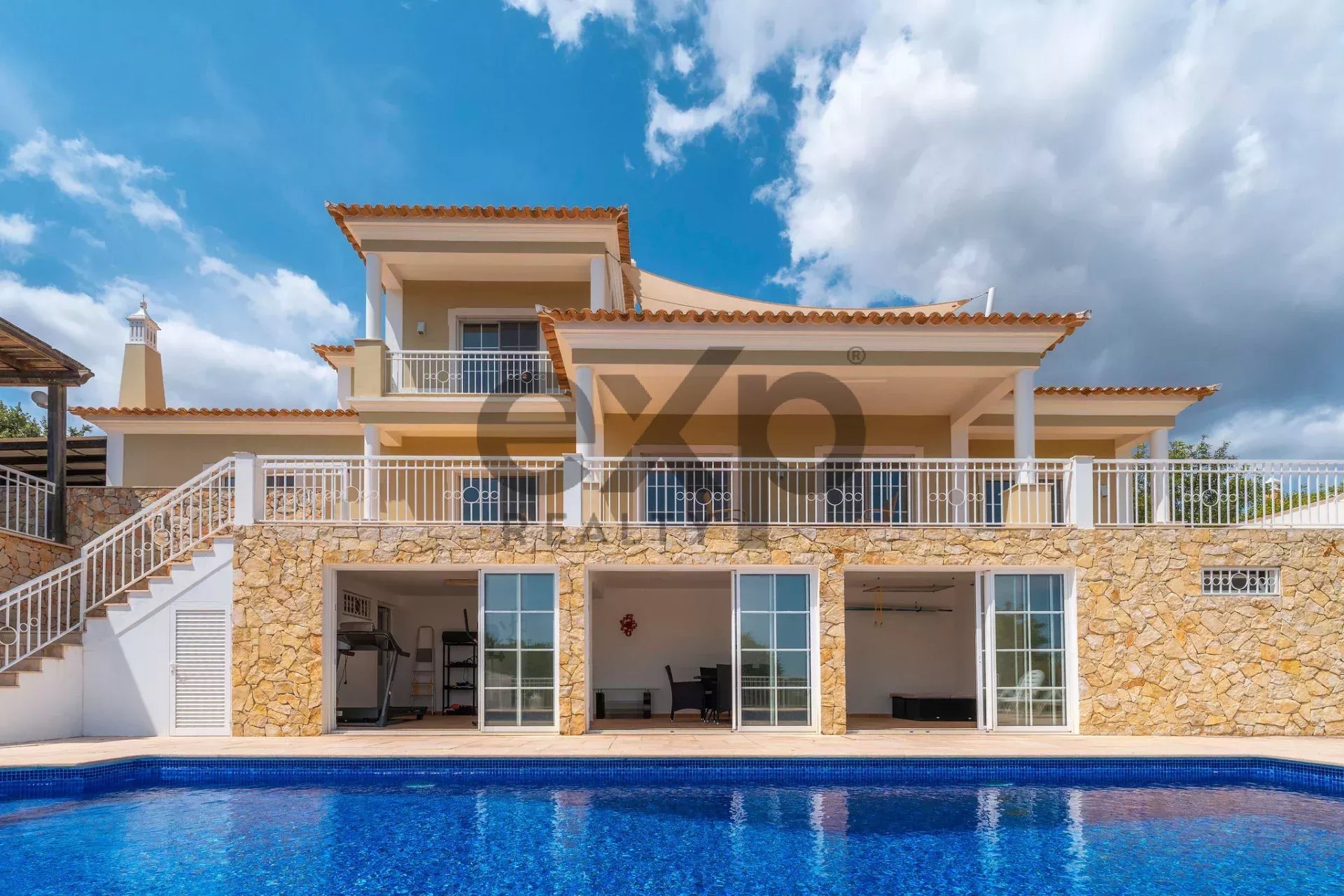 Four bedroom villa with open views and pool in São Bras de Alportel, Algarve