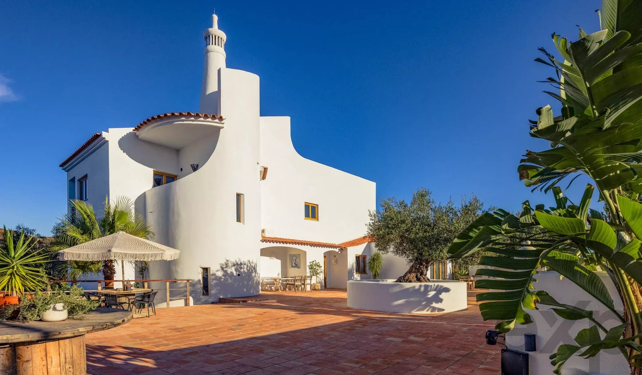 Rare Riverfront Estate with AL Licence: Turnkey 8-Suite Retreat Near Silves
