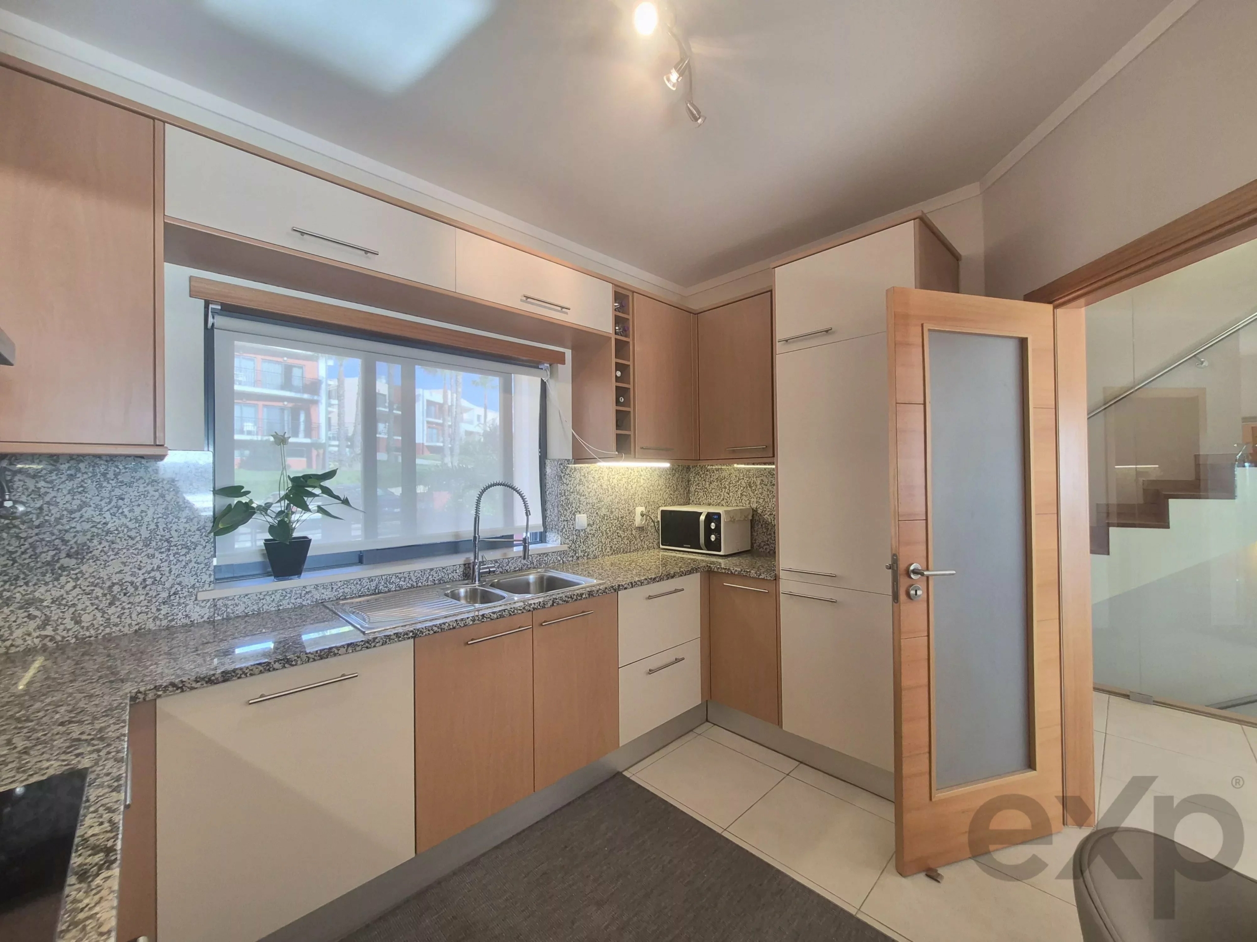 Semi-detached house with independent Apartment & rooftop – Exceptional panoramic view