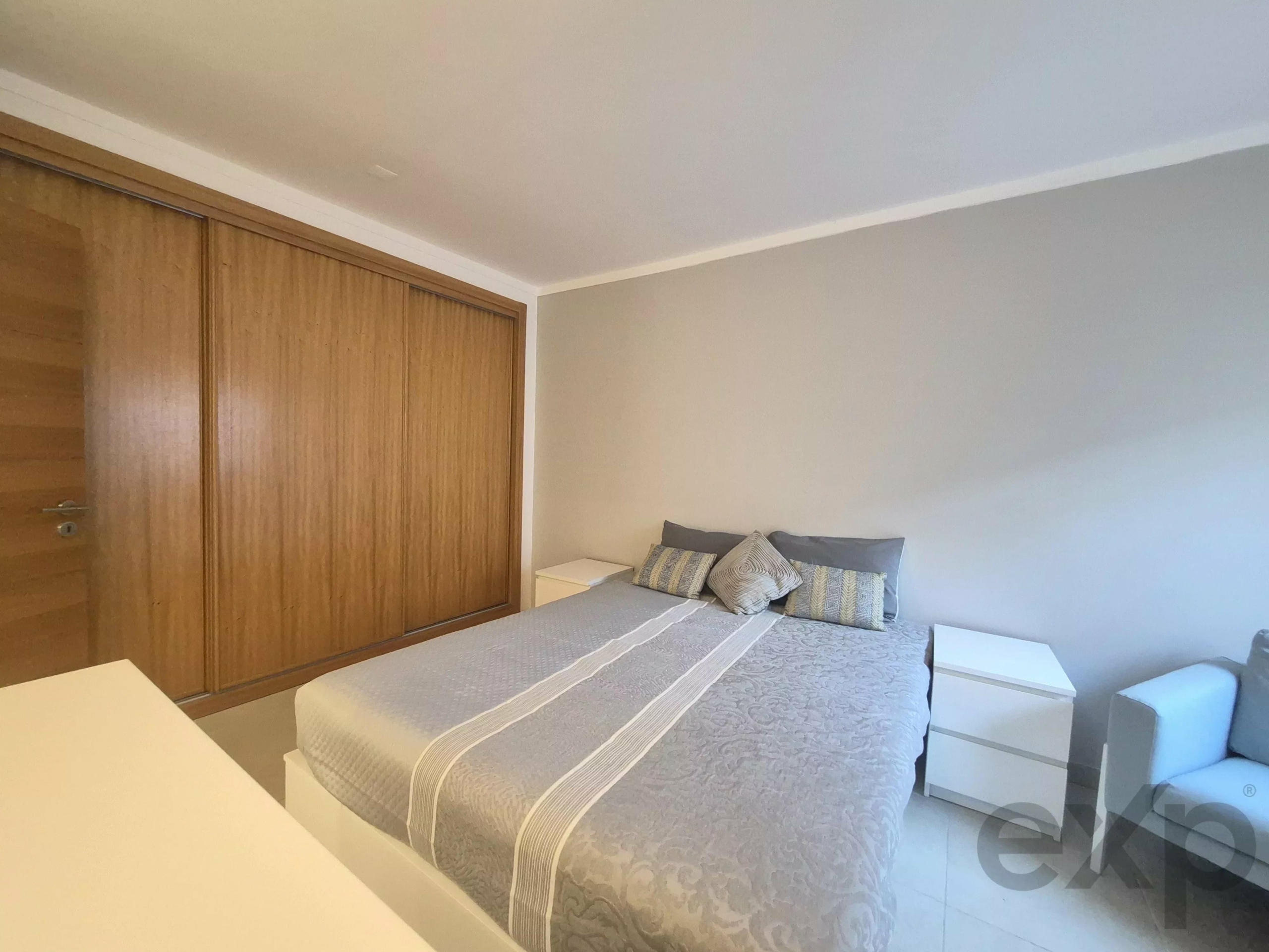 Semi-detached house with independent Apartment & rooftop – Exceptional panoramic view