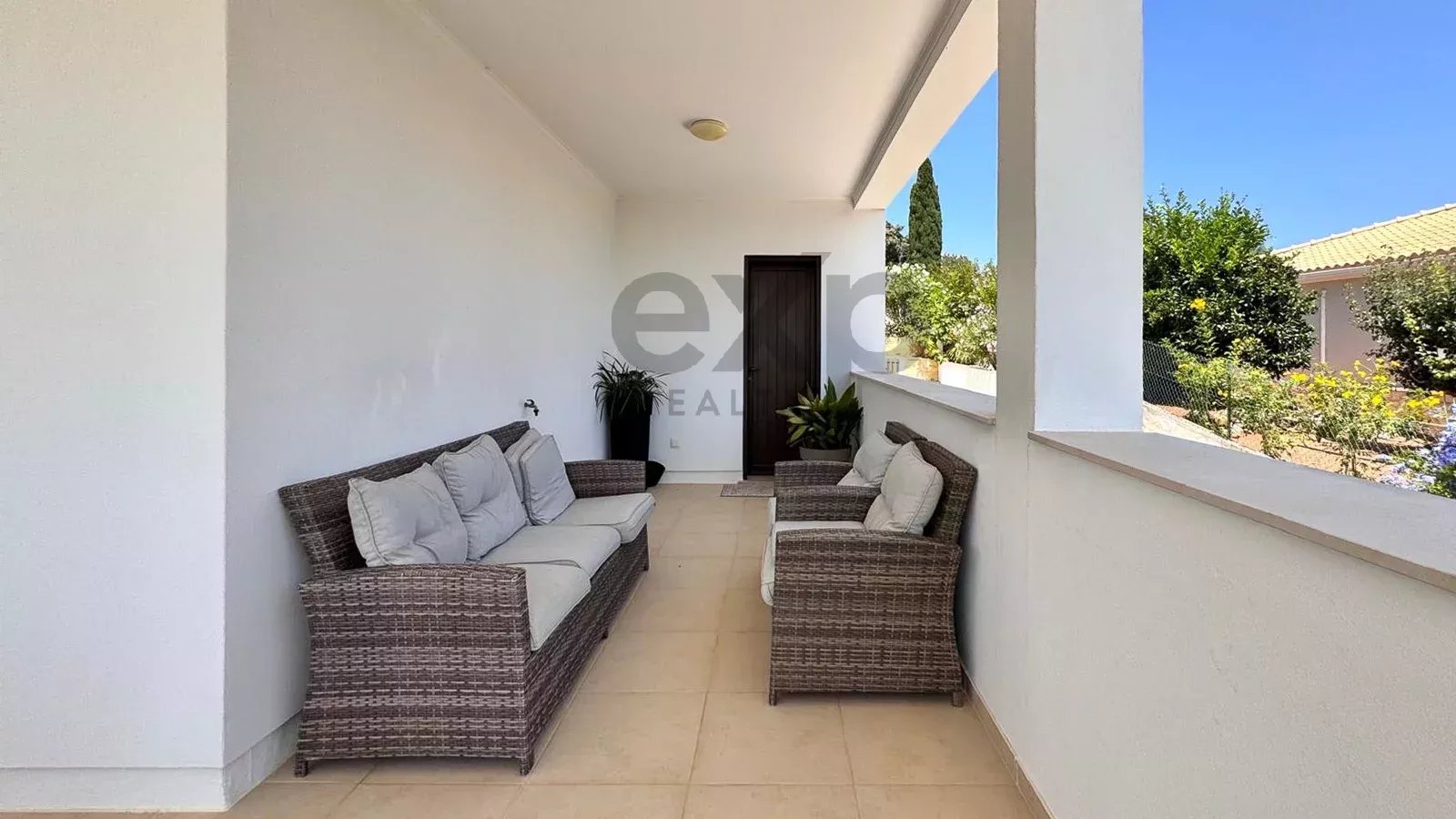 Luxury 4-bedroom villa of 437 m² with swimming pool – Mexilhoeira Grande, Portimão