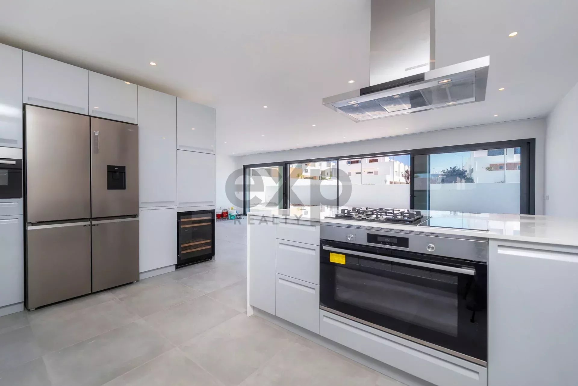 Contemporary Newly Built T6 Villa by Tavira Waterfront