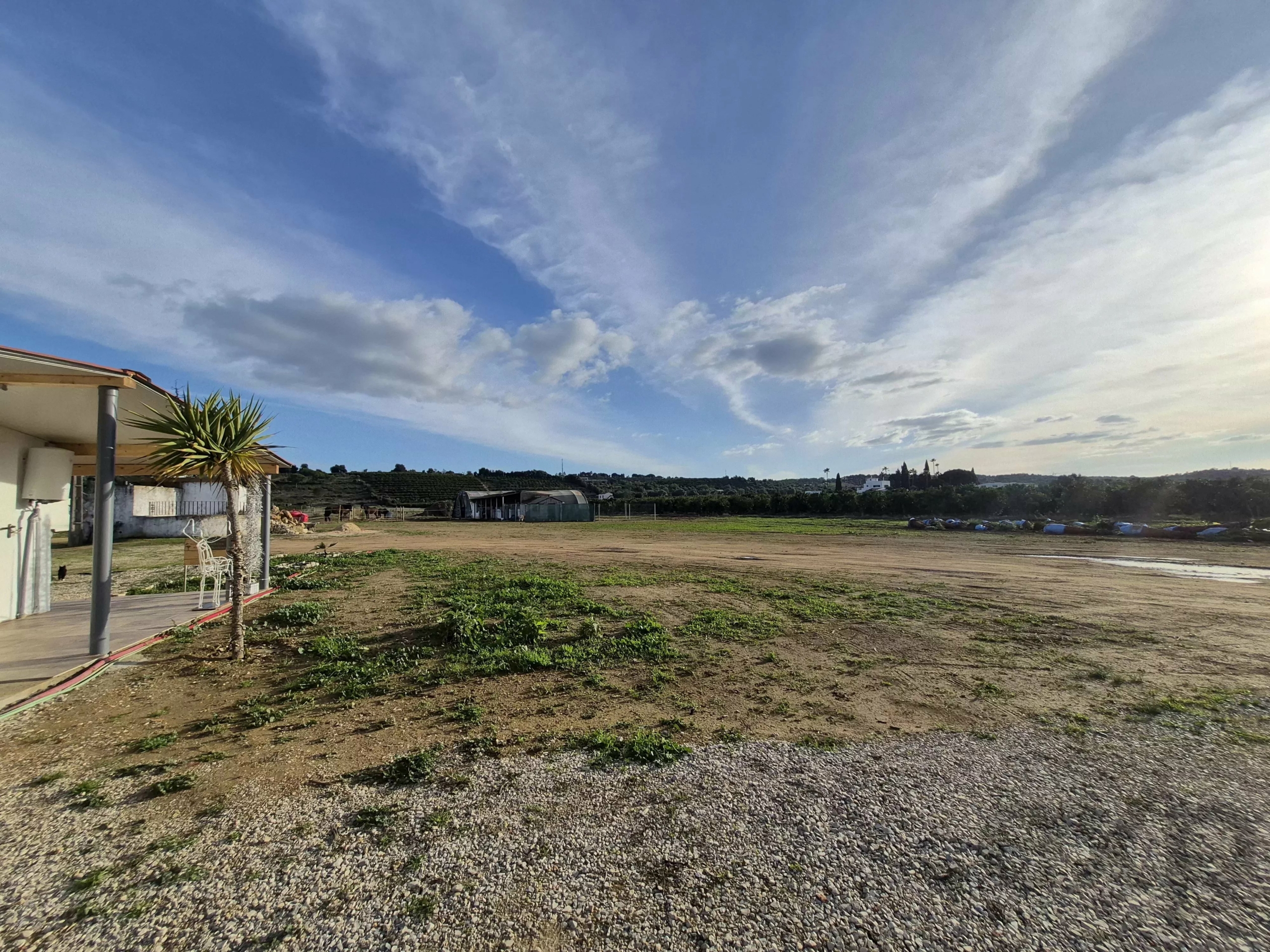 Renovated farmhouse ideally located in the middle of nature.