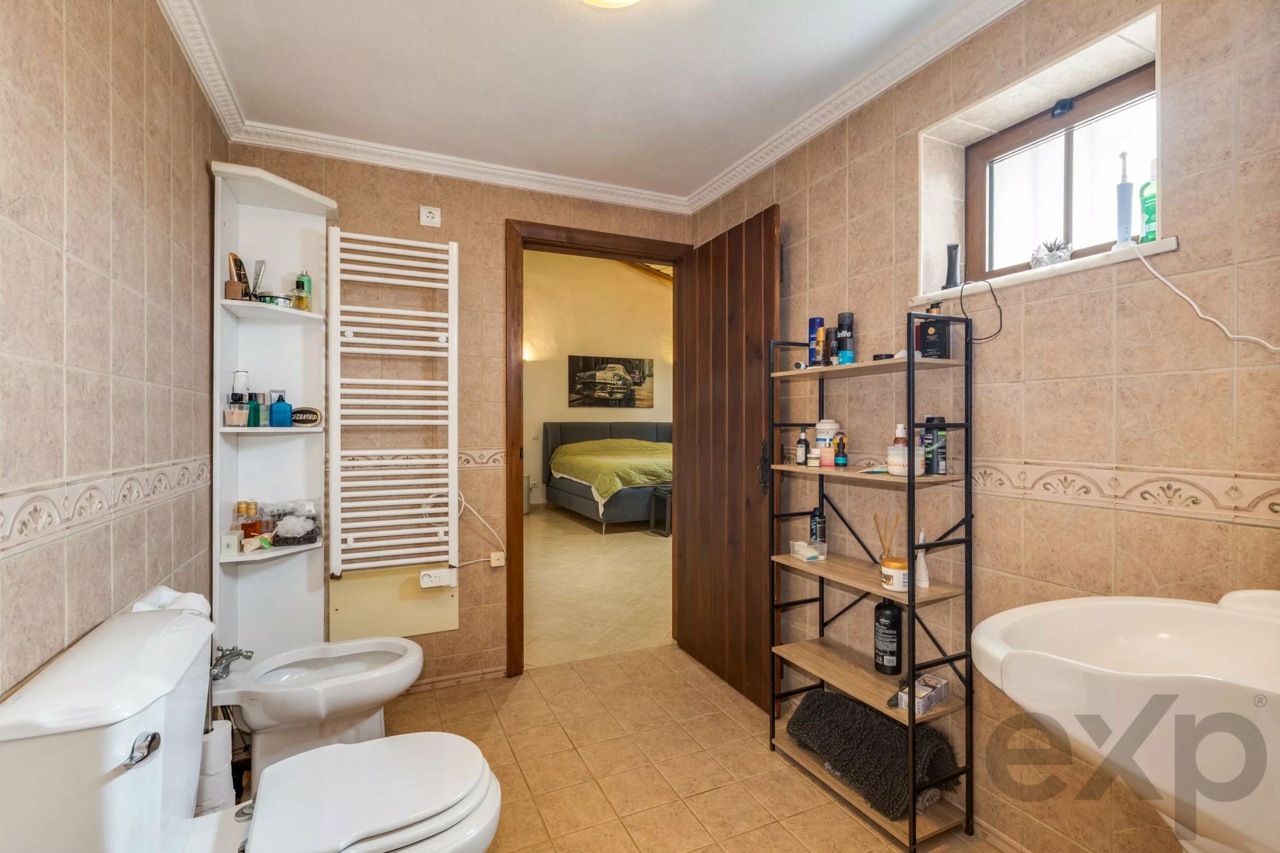 Beautiful Family Home with Equestrian Facilities Set in 2.3 hectares