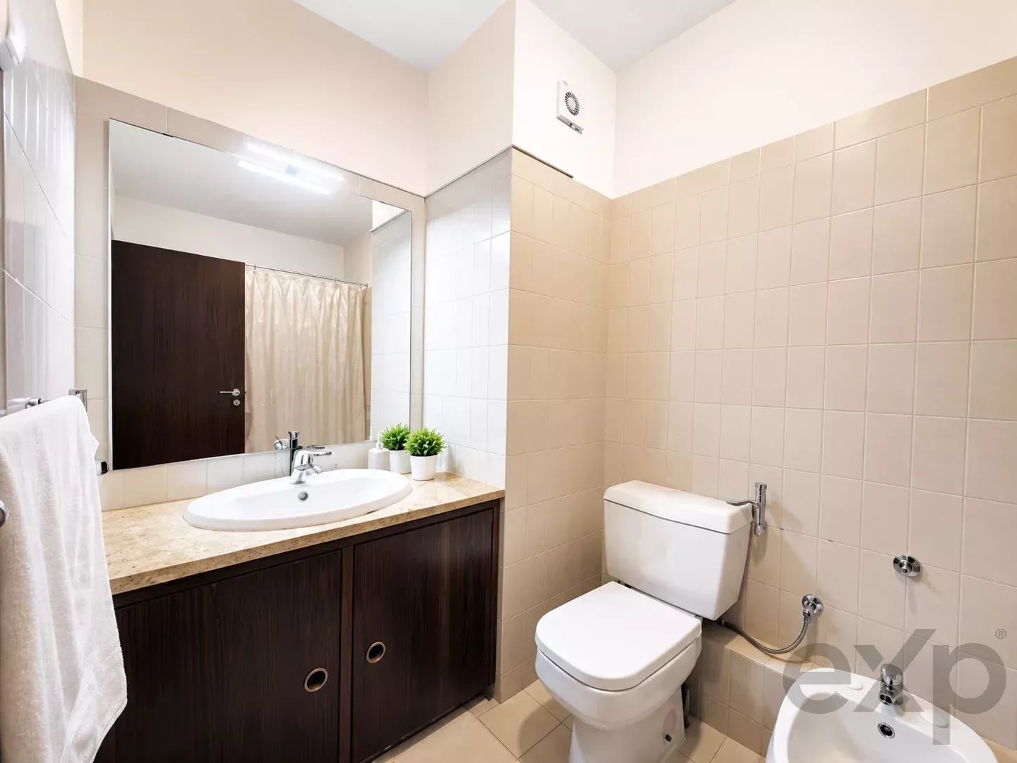 Elegant 3-Bedroom Apartment with Stunning Views over the Ria Formosa