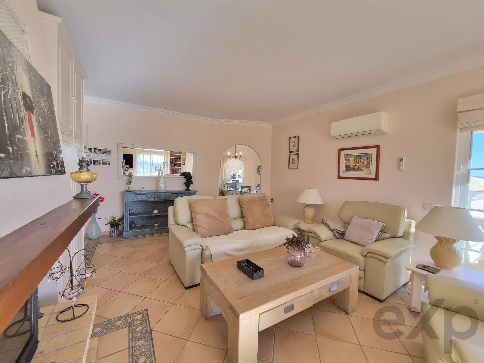 3-bedr. house + 1-bedr. annex, swimming pool and garage,