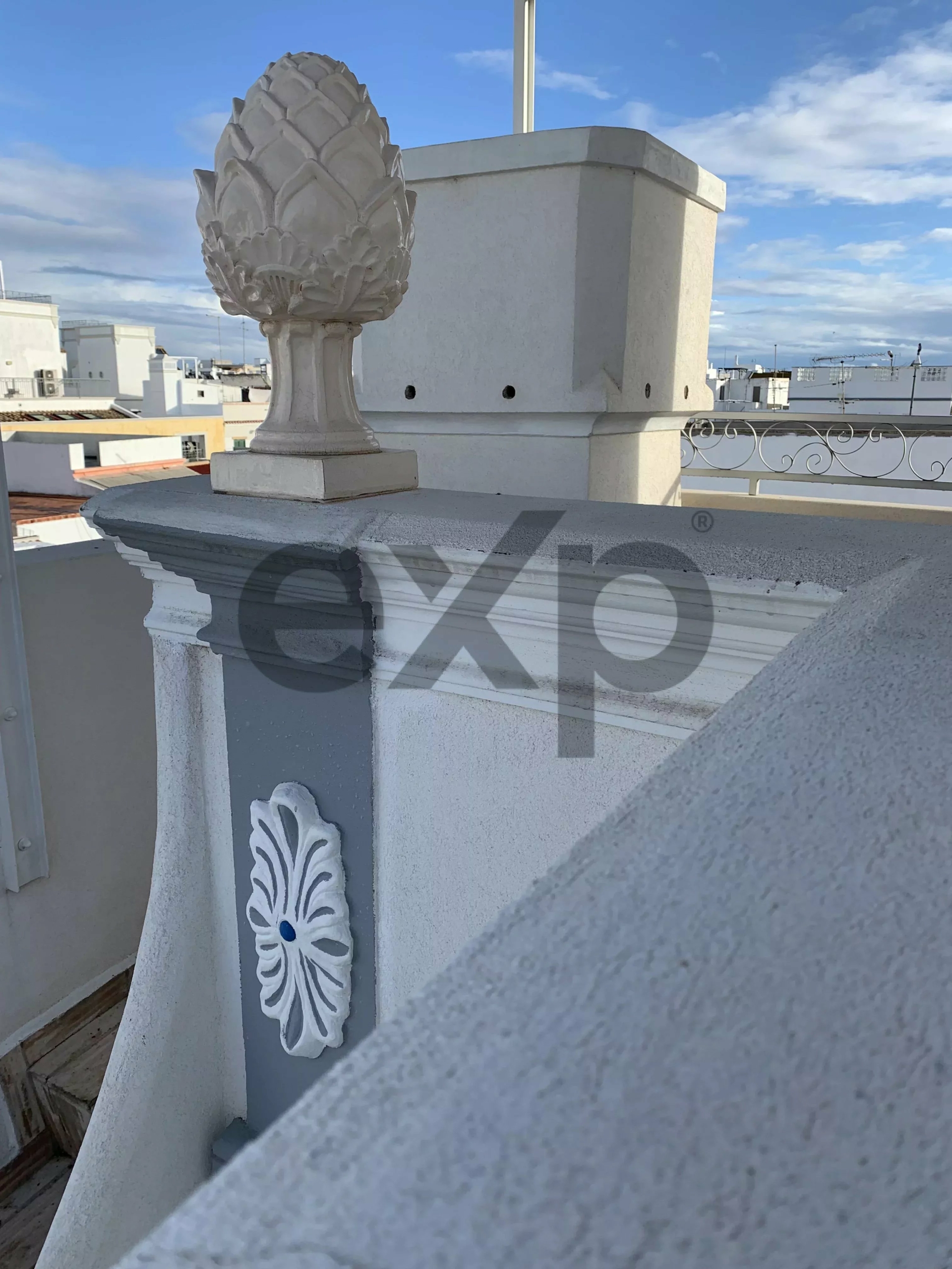 Stunning Large Townhouse in the Heart of Olhão