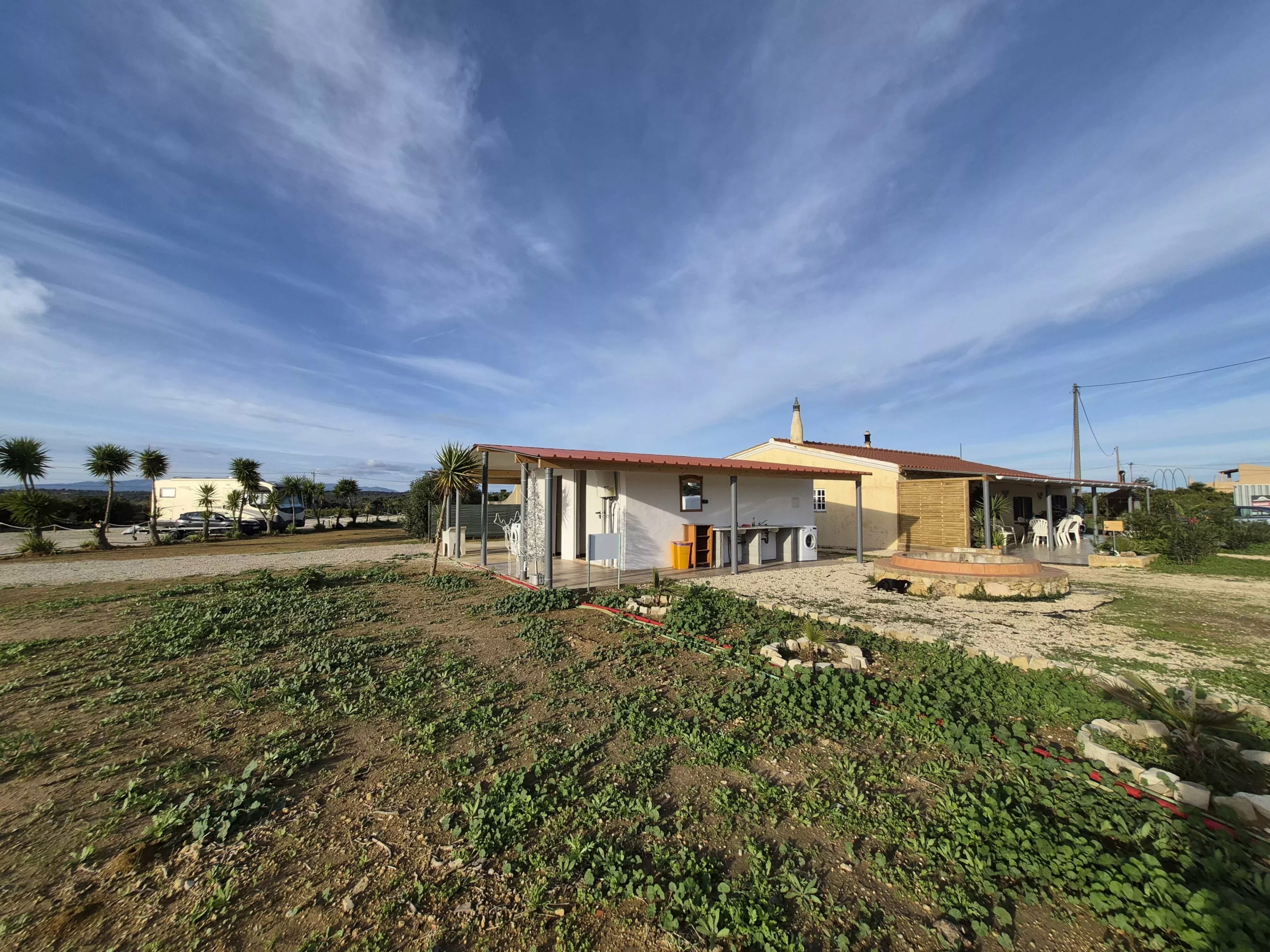 Renovated farmhouse ideally located in the middle of nature.