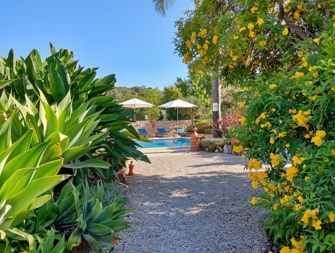 Exclusive property with five independent units and investment potential
