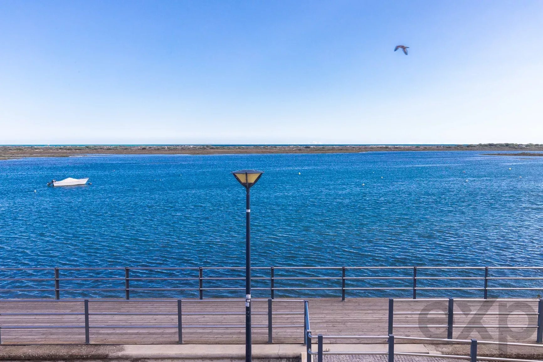 Moradia com projeto aprovado, primeira linha sobre a Ria Formosa, Cabanas de Tavira