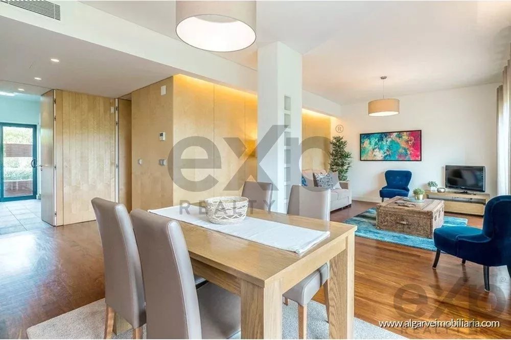 Luxuriöse Residenz mit 2 Parkplätzen und Pool – Vilamoura