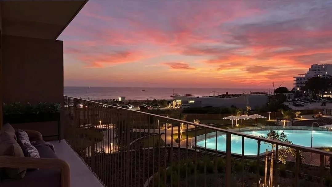 Viver de Luxo Frente ao Mar no Horizon Ocean Gardens: Apartamento T1 Novo em Quarteira