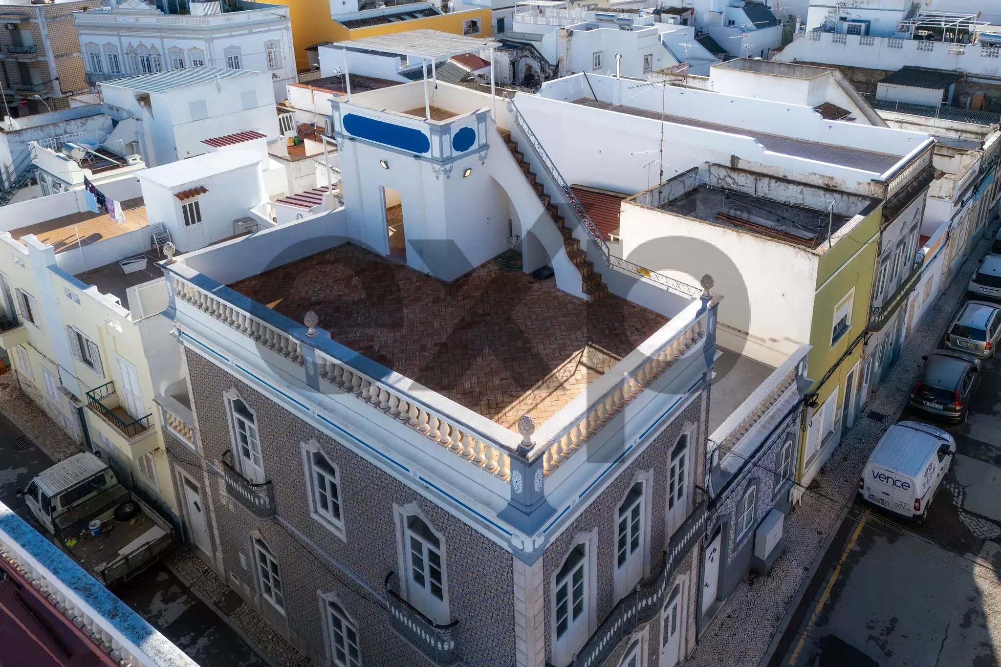 Stunning Large Townhouse in the Heart of Olhão