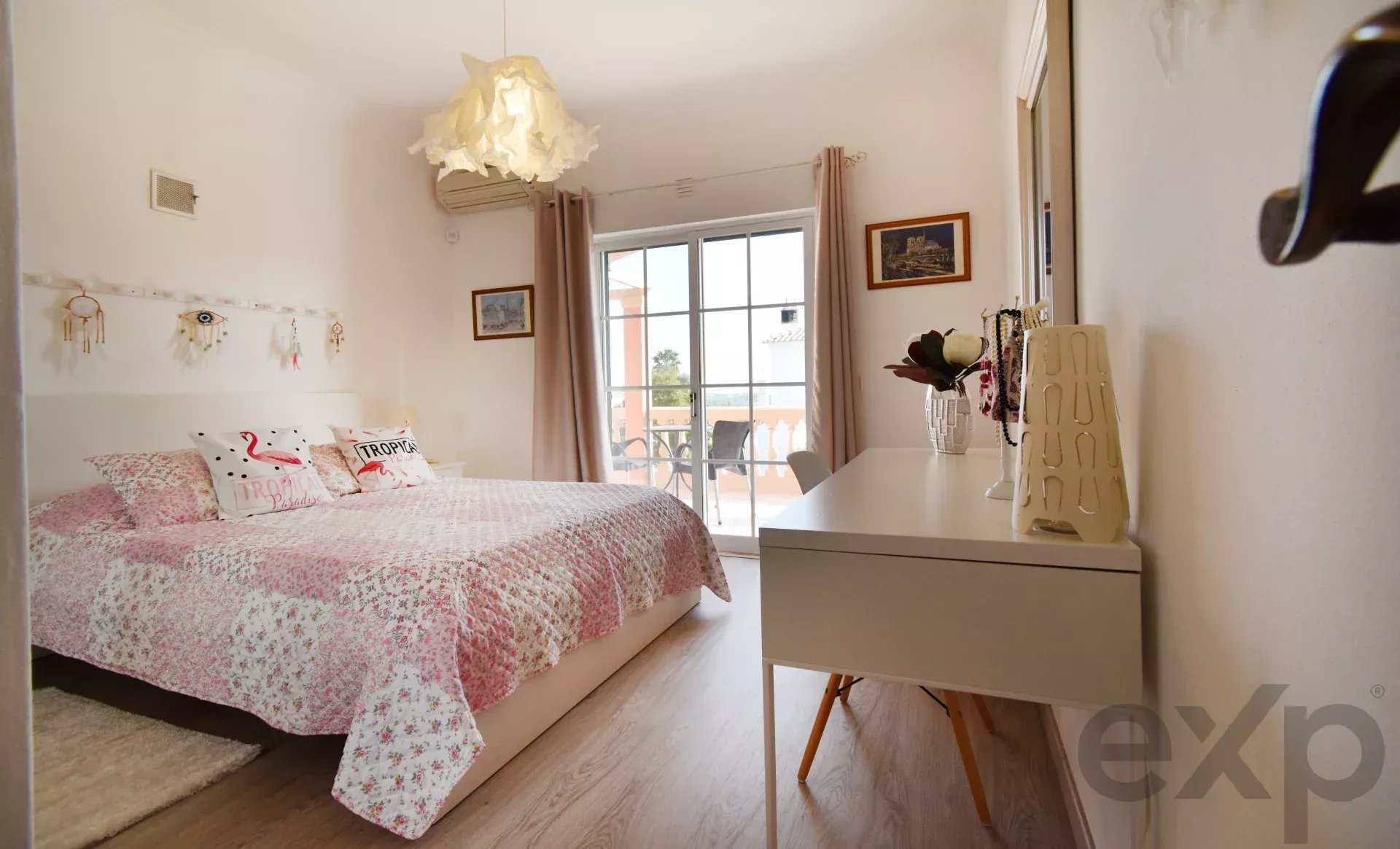 3-bedr. house + 1-bedr. annex, swimming pool and garage,