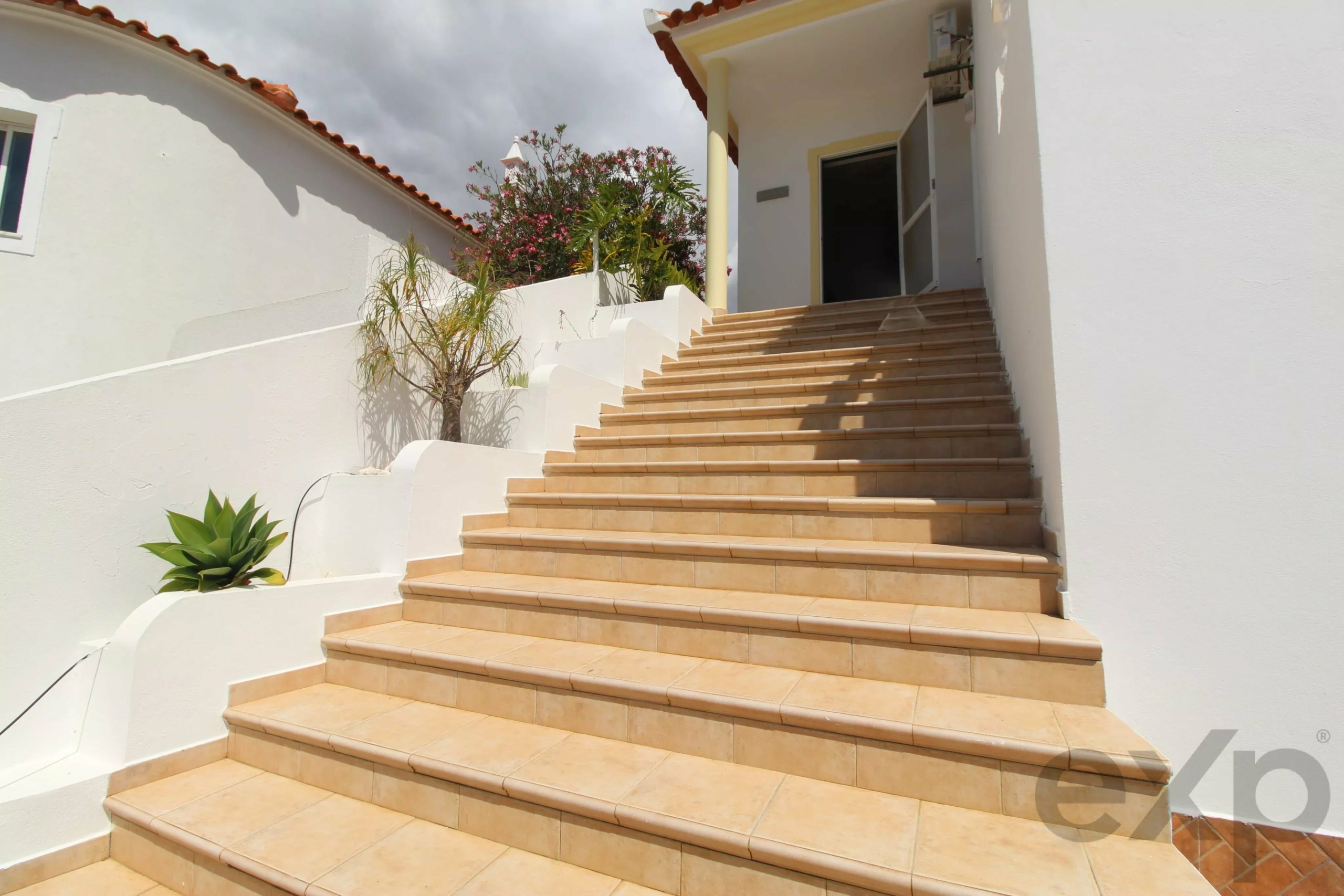 3 Bedroom Villa with Guadiana River Views, Pool & Golf Simulator