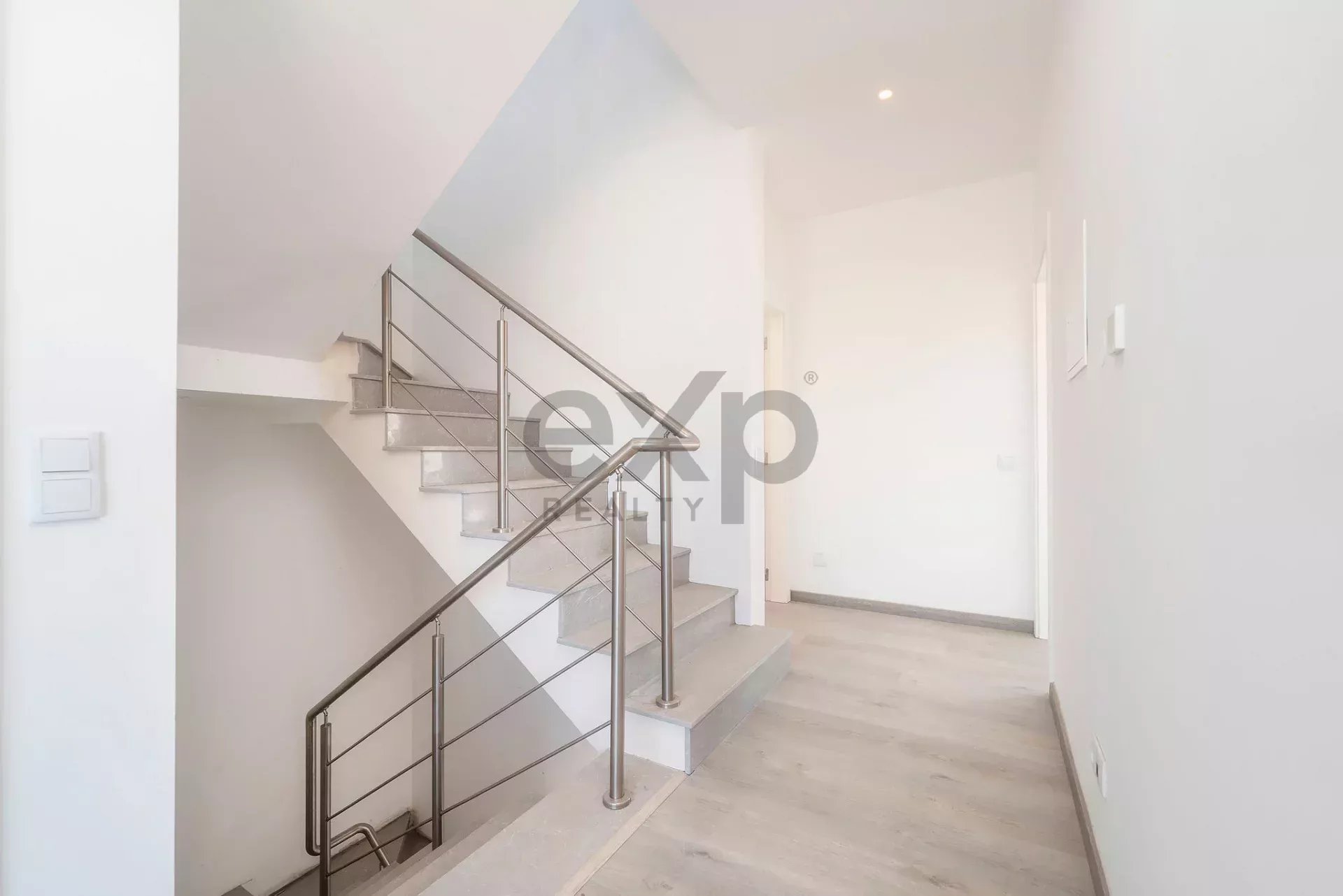 Contemporary Newly Built T6 Villa by Tavira Waterfront
