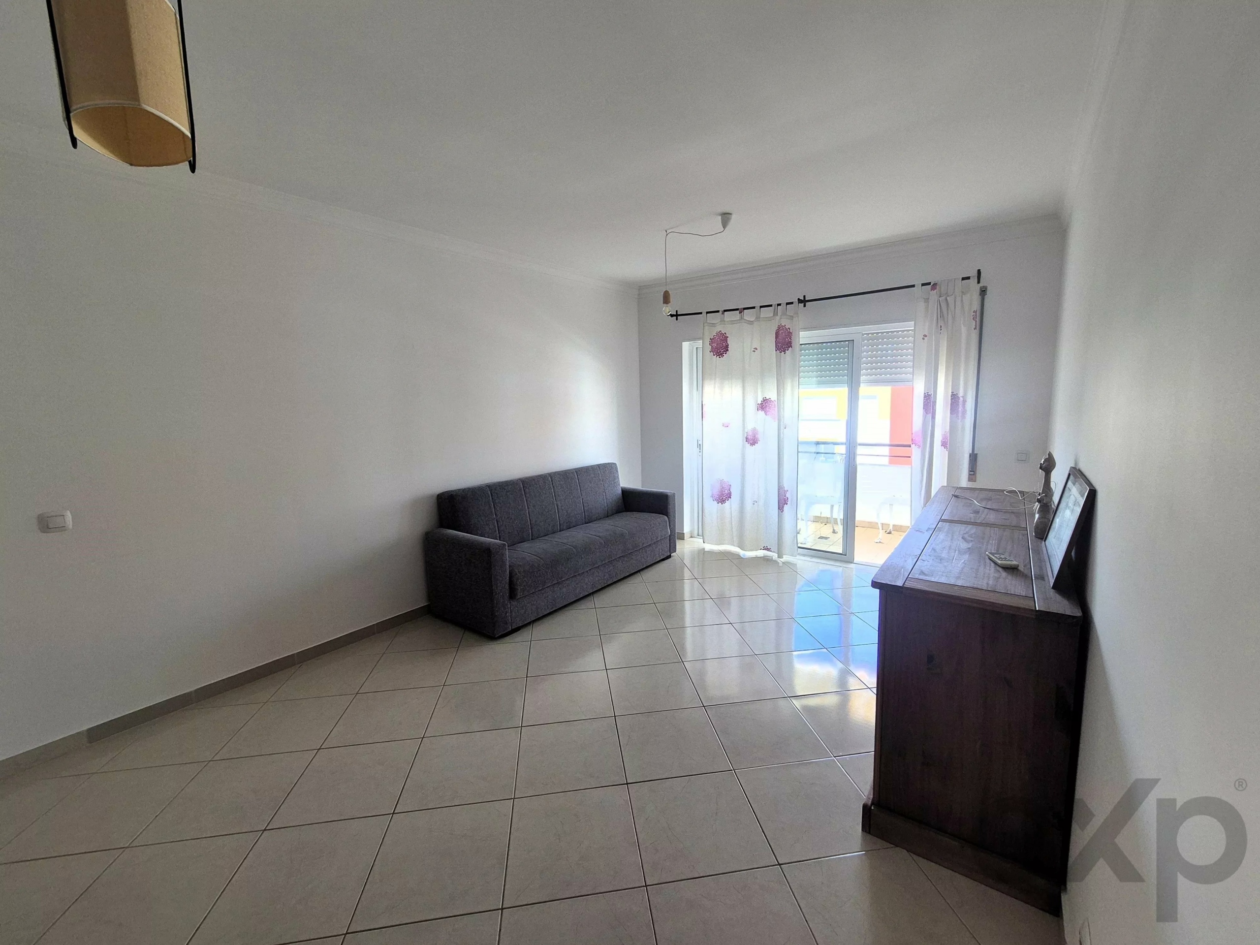 Apartamento T1 Exclusivo em Tavira: Último Piso com Terraço Privativo e Vista Mar e Cidade