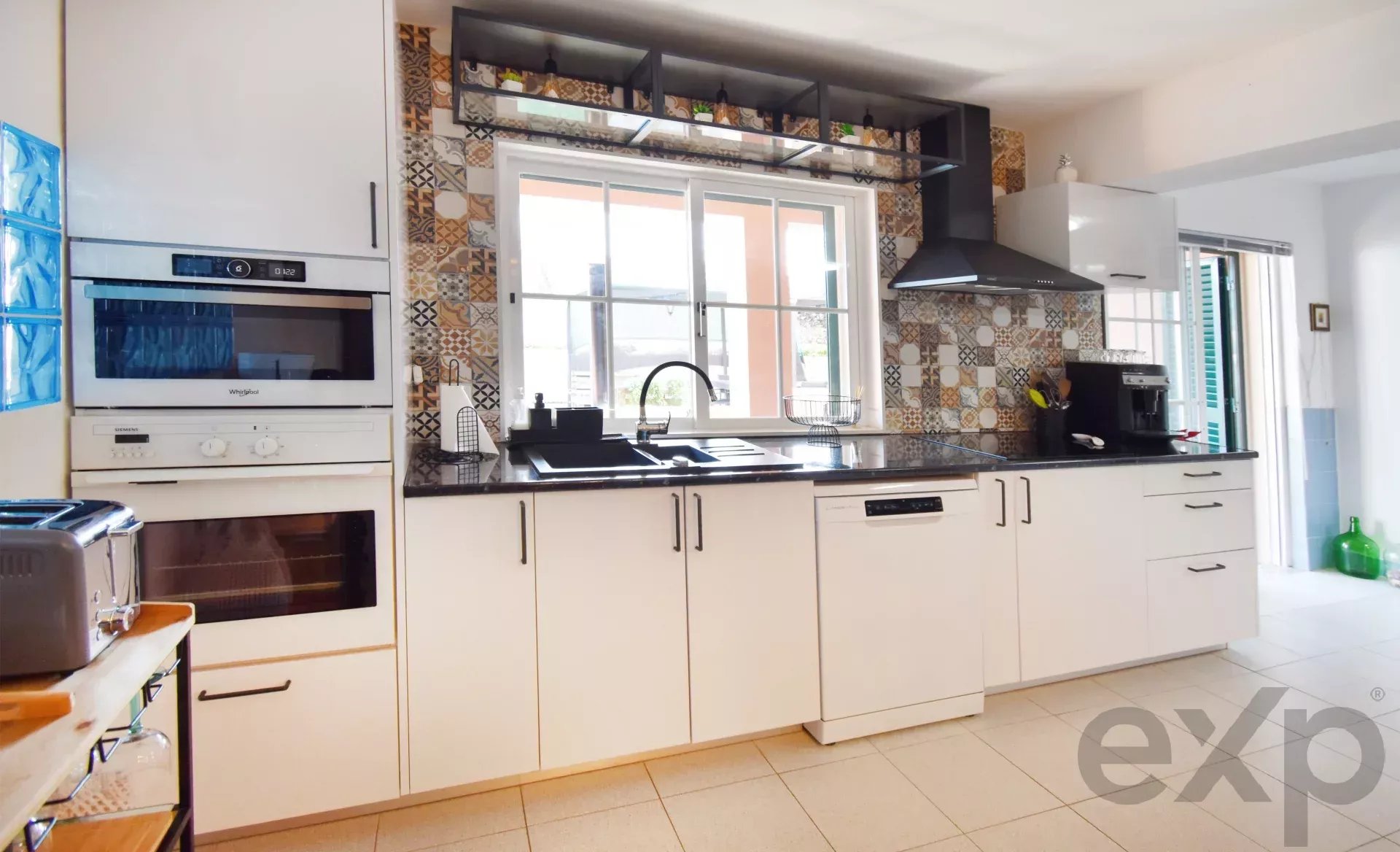 3-bedr. house + 1-bedr. annex, swimming pool and garage,
