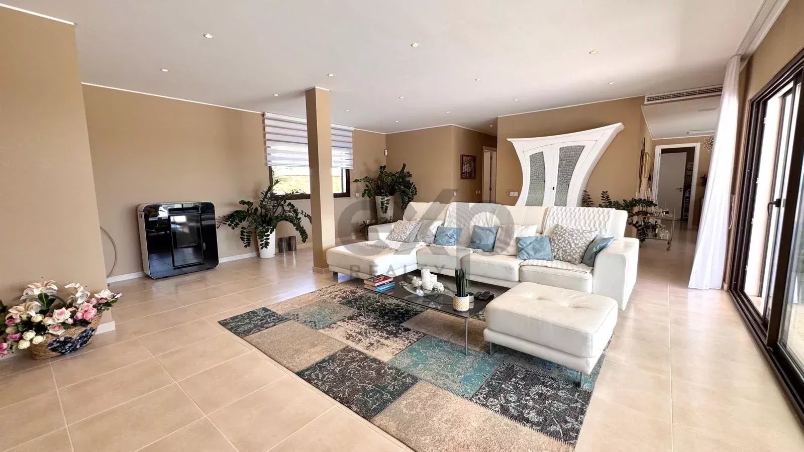 Luxury 4-bedroom villa of 437 m² with swimming pool – Mexilhoeira Grande, Portimão