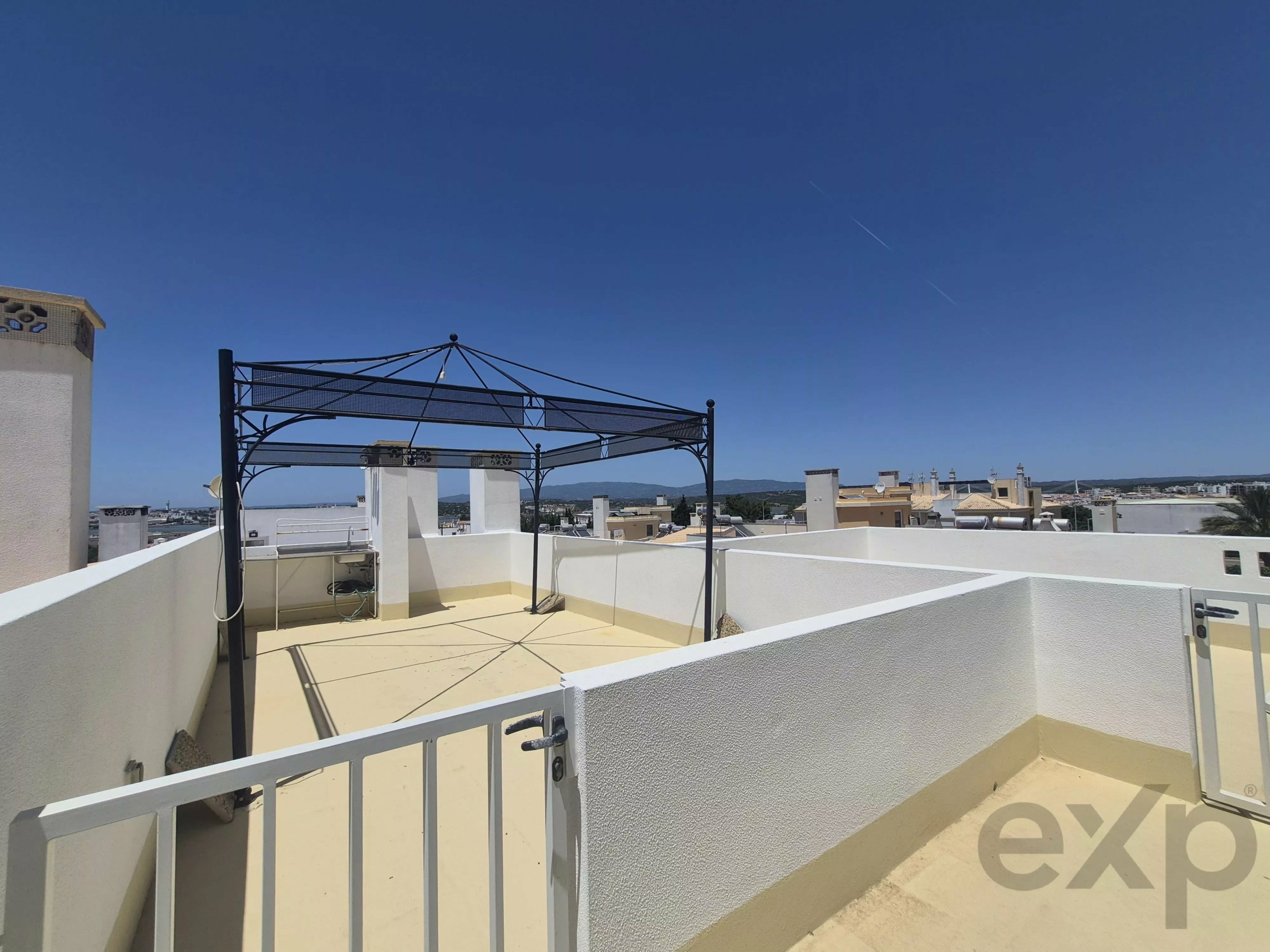 3 Bedroom Apartment, duple garage, Ferragudo area.