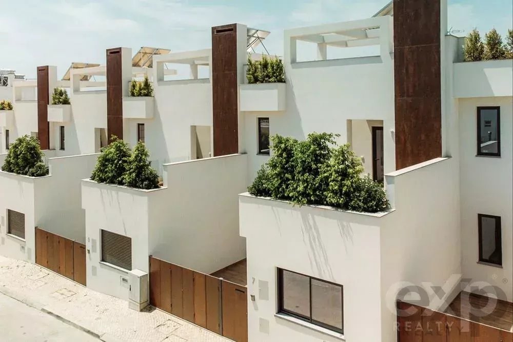 Contemporary 3-Bedroom Townhouse with Private Pool & Sea Views | Fuseta, Algarve