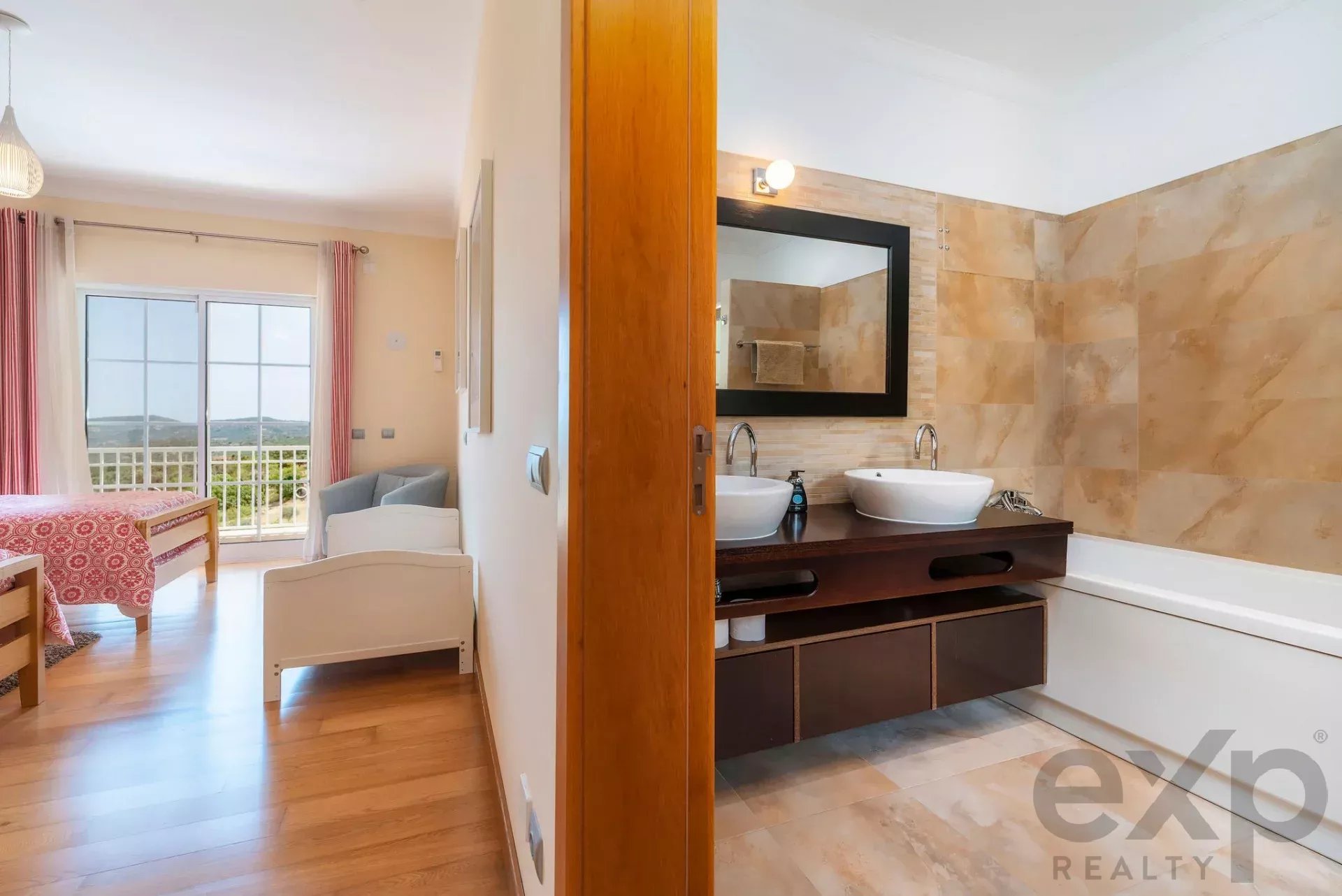 Four bedroom villa with open views and pool in São Bras de Alportel, Algarve