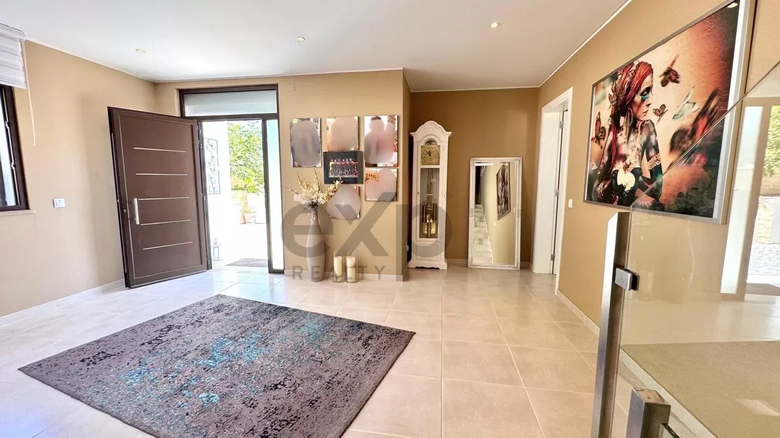 Luxury 4-bedroom villa of 437 m² with swimming pool – Mexilhoeira Grande, Portimão