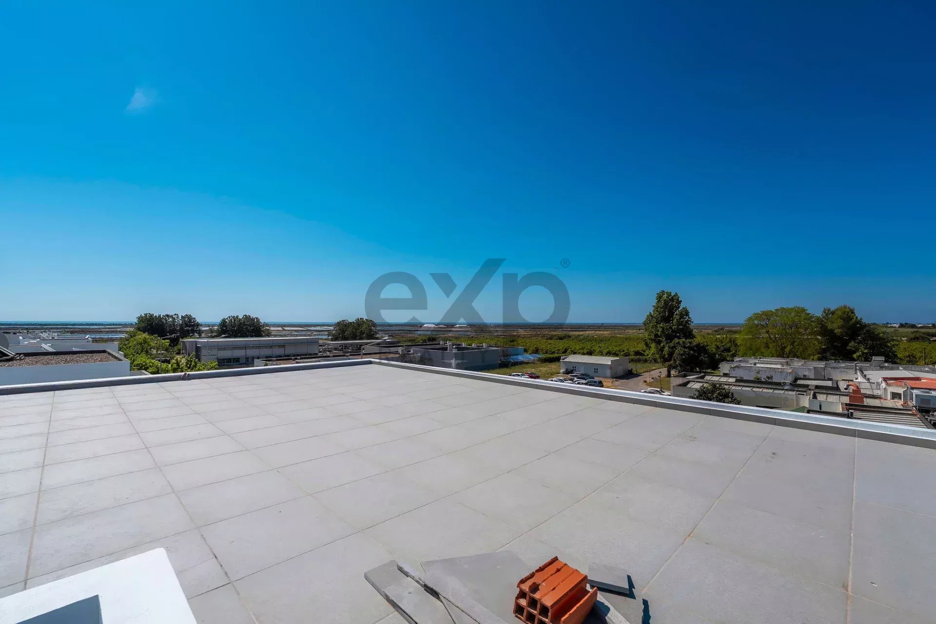 Contemporary Newly Built T6 Villa by Tavira Waterfront