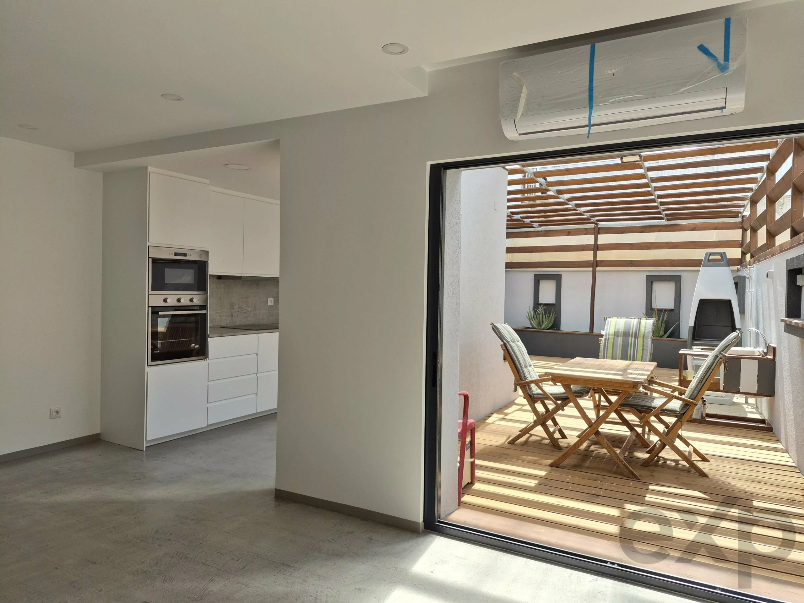 New house, 2 bedrooms, large patio, Alvor center