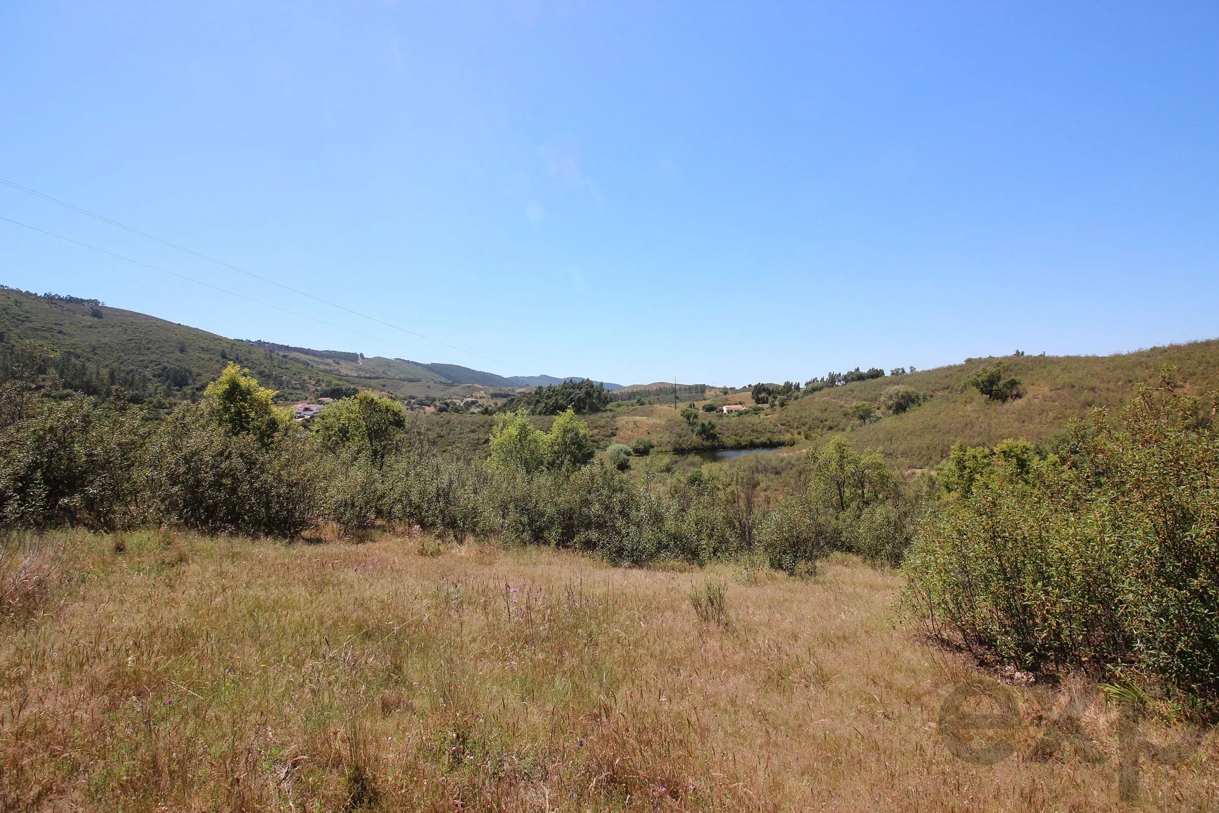 Traditional Farmhouse with Exceptional Equestrian Potential in São Marcos da Serra