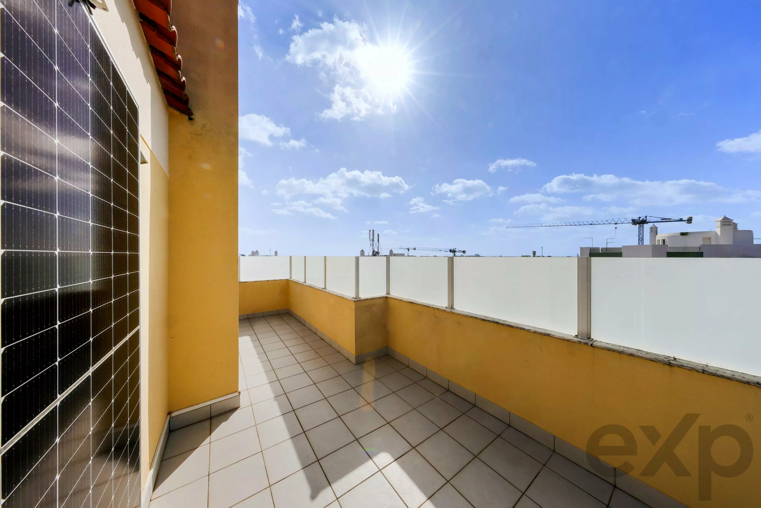 Penthouse exclusif de 3 chambres avec terrasse privée de 119 m², vue mer Portimão et Alvor, et vues panoramiques