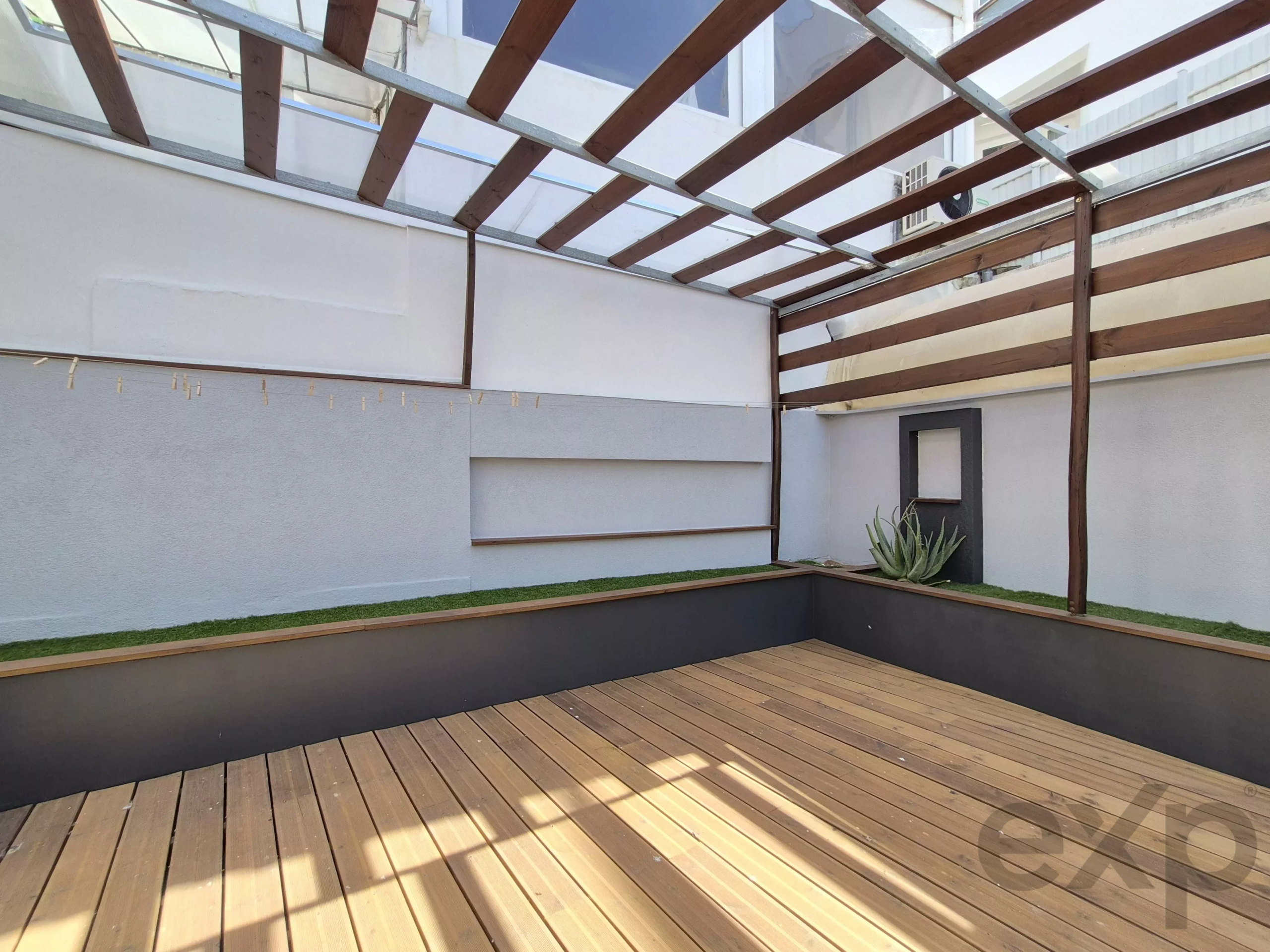 New house, 2 bedrooms, large patio, Alvor center