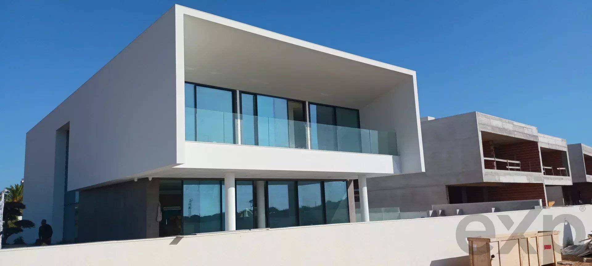 Brand New 4-Bed Ocean View Villa With Pool In Spectacular Location