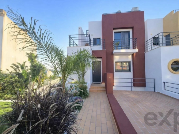 Semi-detached house with independent Apartment & rooftop – Exceptional panoramic view