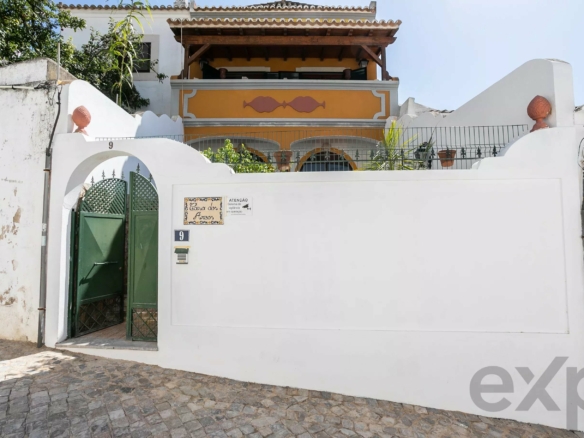 Stunning 4-Bedroom Townhouse in Tavira’s Historic Centre