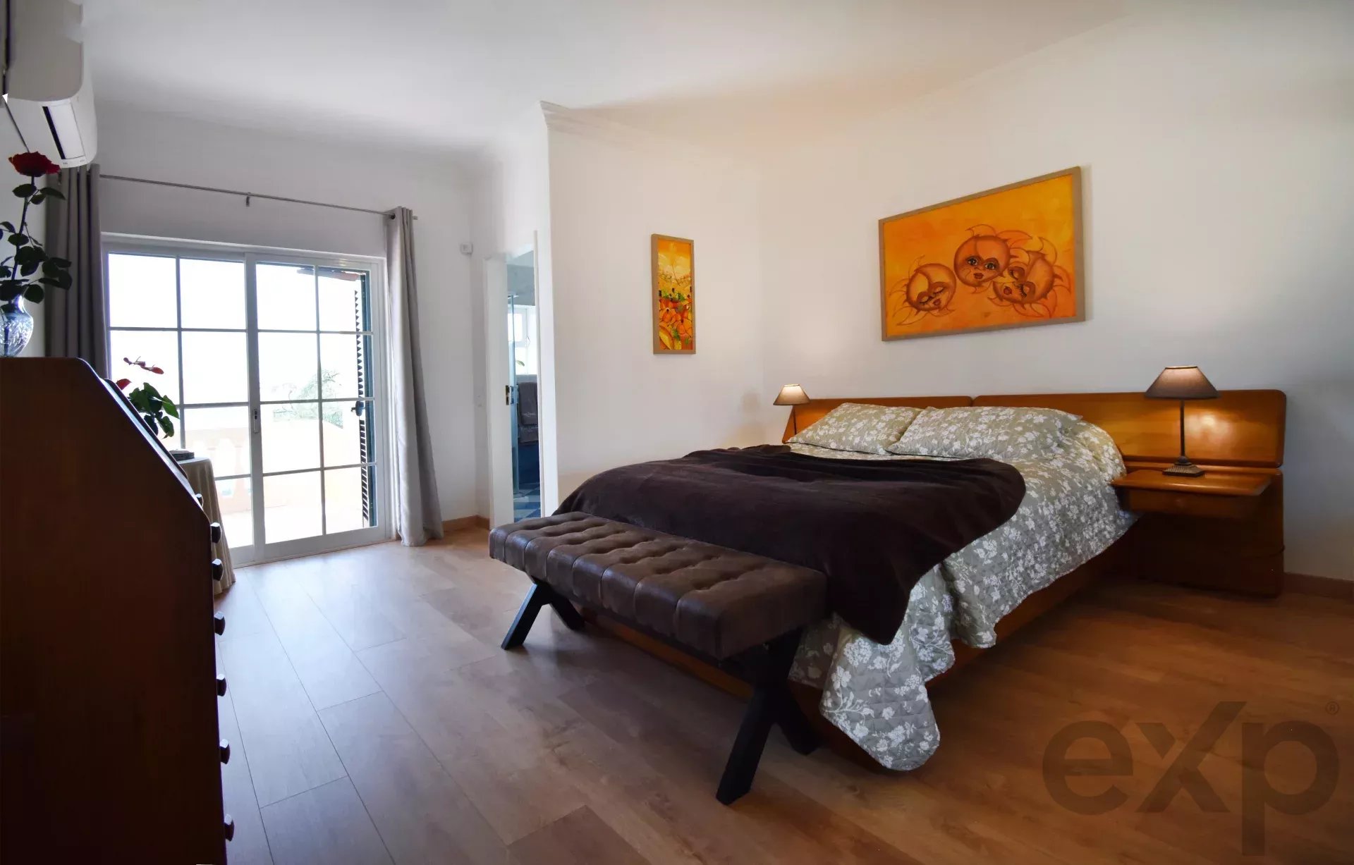 3-bedr. house + 1-bedr. annex, swimming pool and garage,
