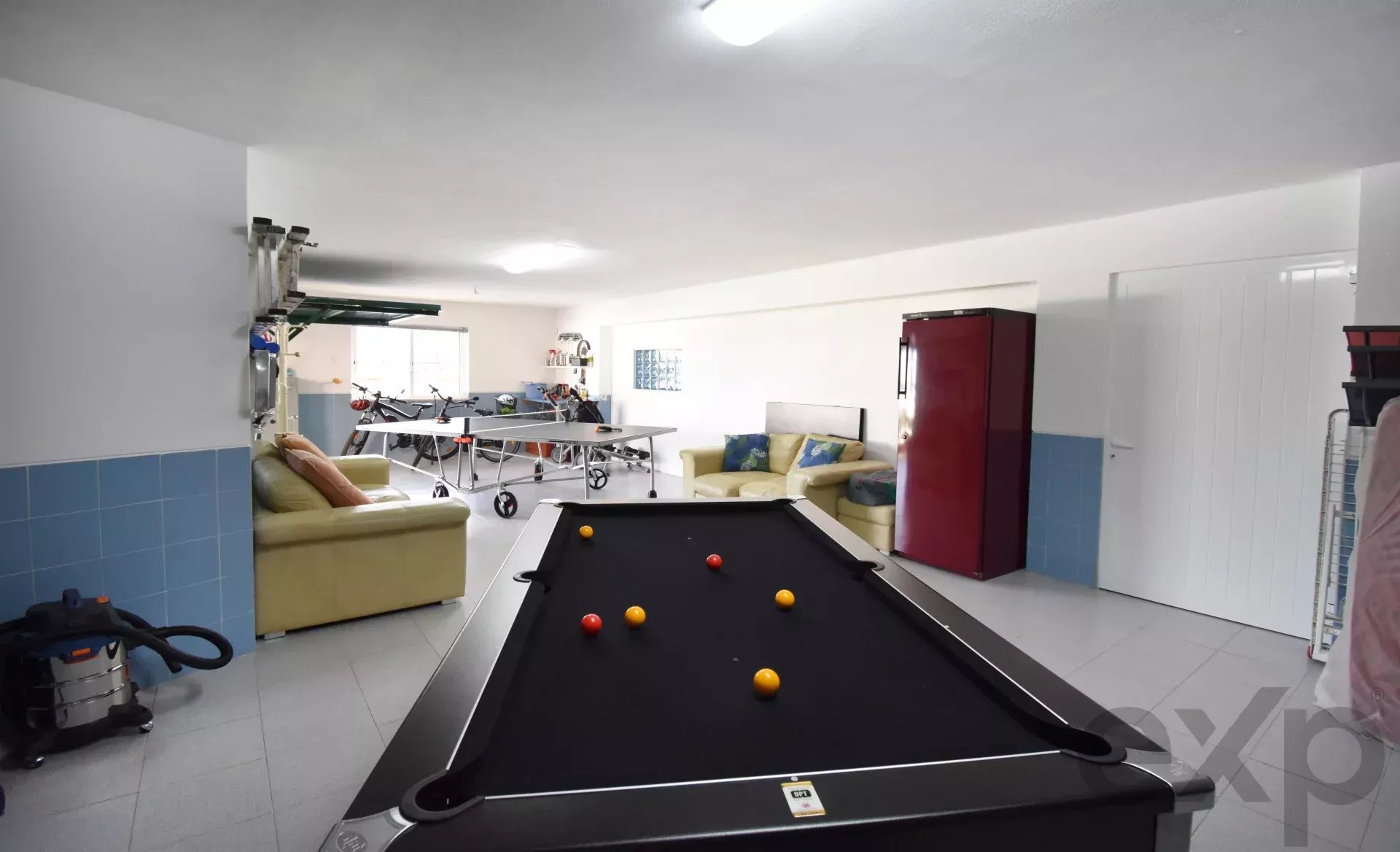 3-bedr. house + 1-bedr. annex, swimming pool and garage,
