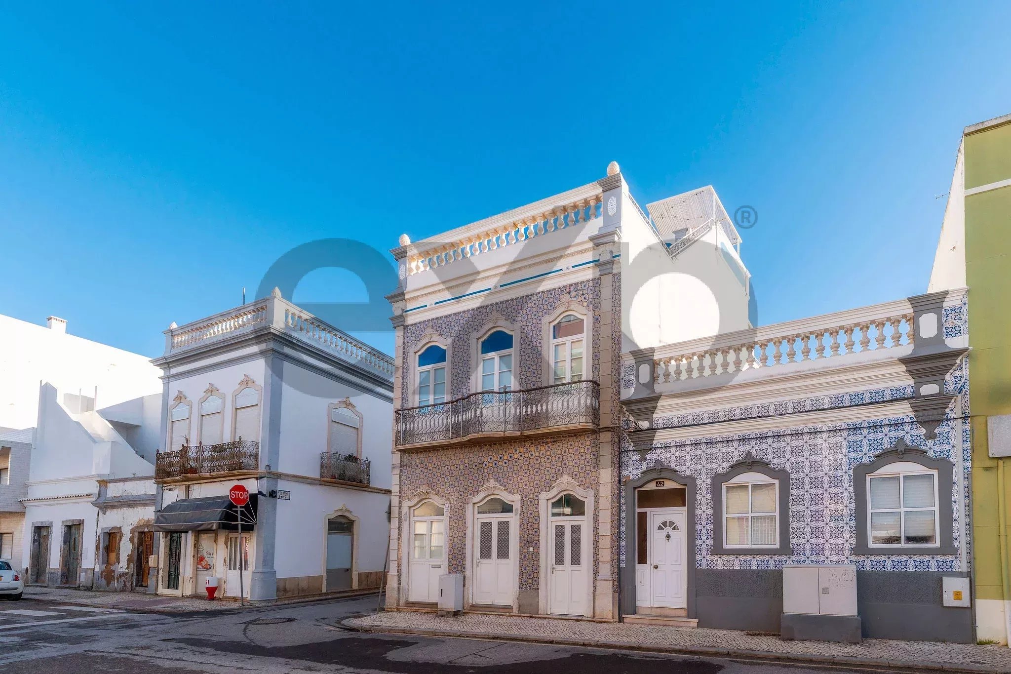Stunning Large Townhouse in the Heart of Olhão