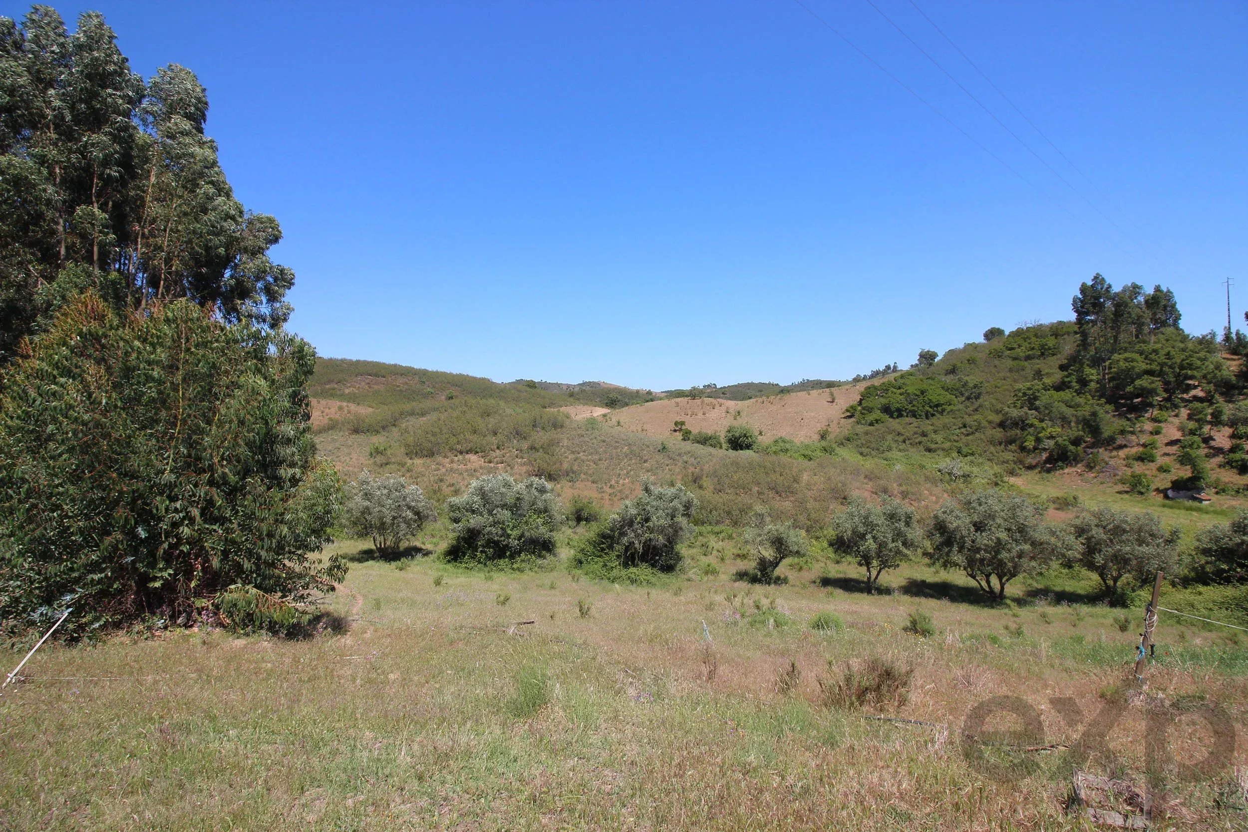 Traditional Farmhouse with Exceptional Equestrian Potential in São Marcos da Serra