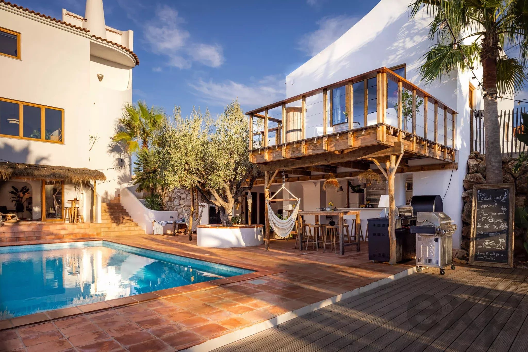 Rare Riverfront Estate with AL Licence: Turnkey 8-Suite Retreat Near Silves