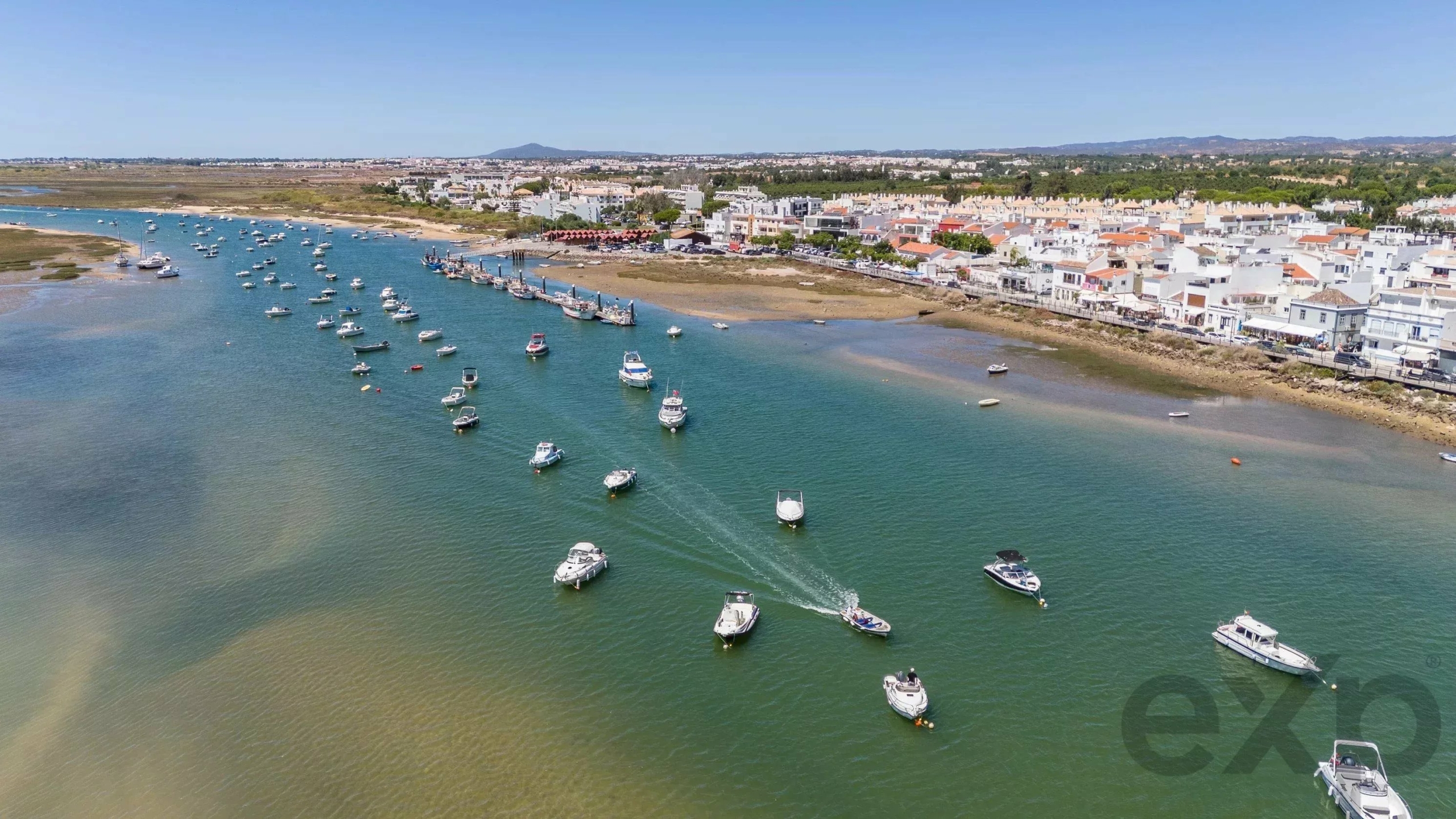 Moradia com projeto aprovado, primeira linha sobre a Ria Formosa, Cabanas de Tavira