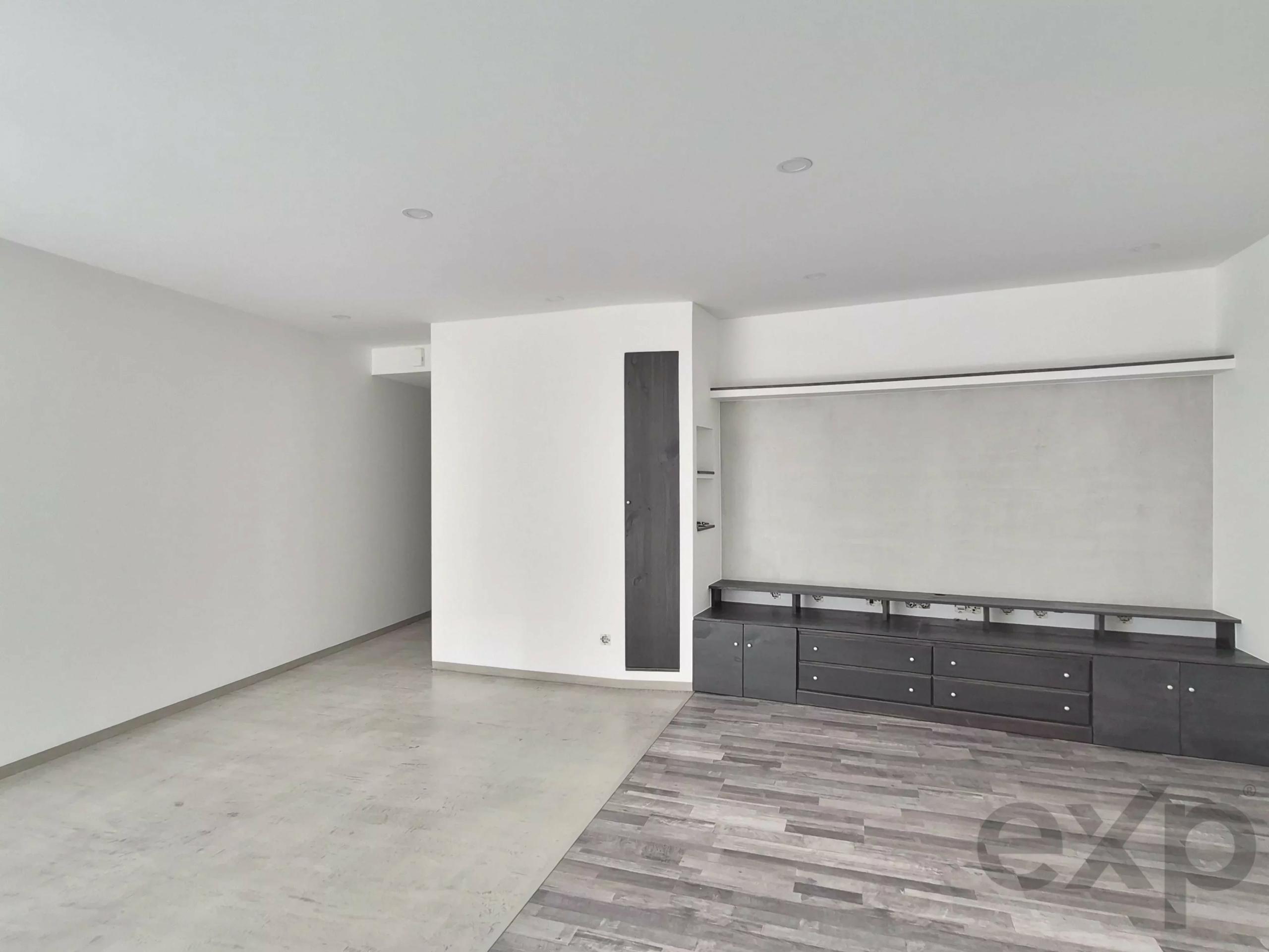 New house, 2 bedrooms, large patio, Alvor center