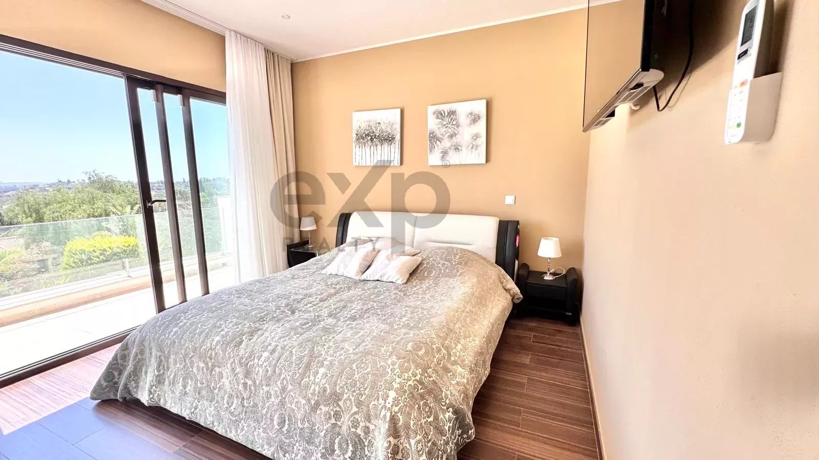 Luxury 4-bedroom villa of 437 m² with swimming pool – Mexilhoeira Grande, Portimão